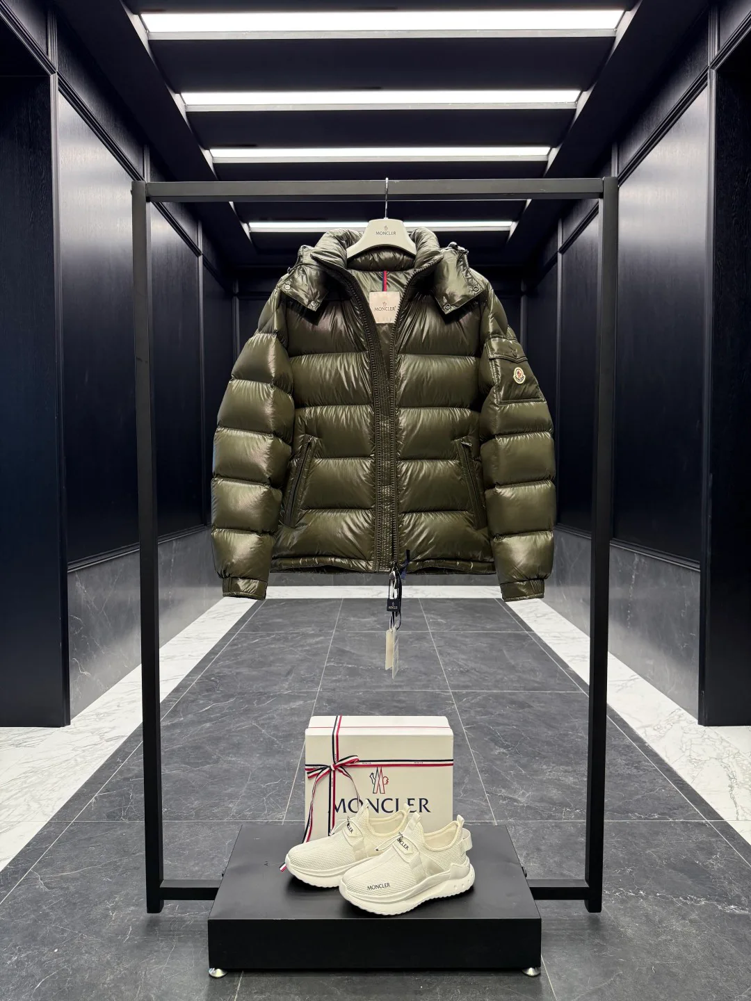 Куртки И Пуховики Женские Moncler 1694334