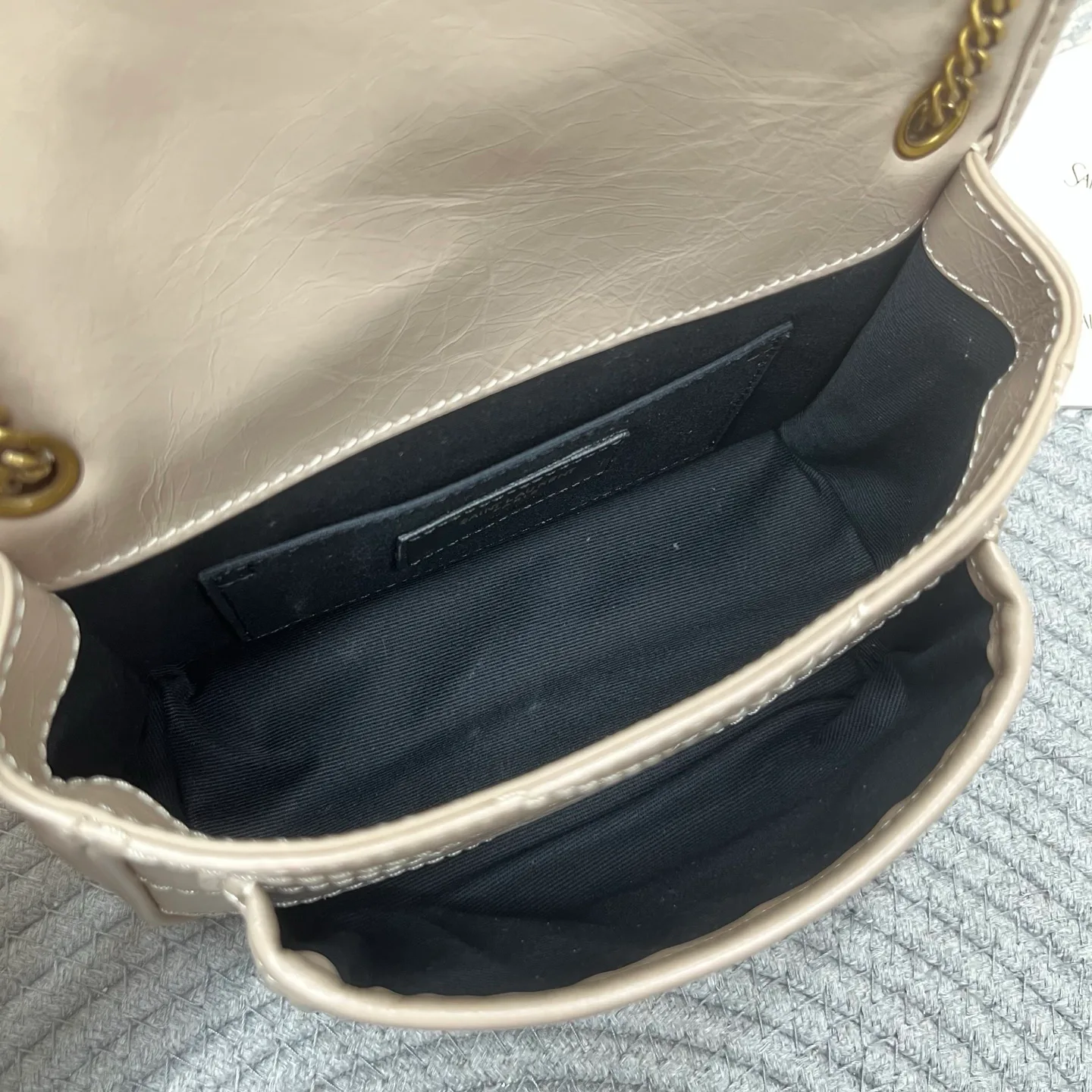 Классические Сумки Женские Saint Laurent 18220656