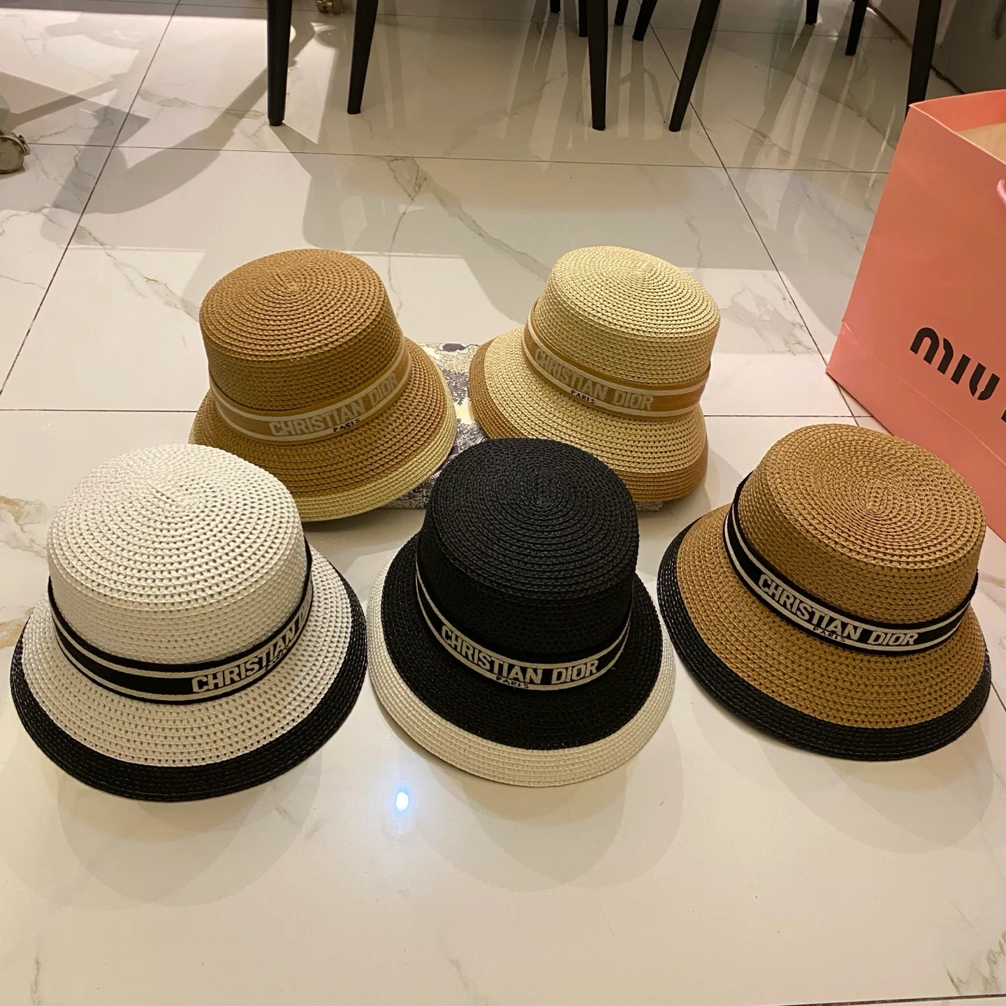 Головные Уборы Christian Dior 17498277