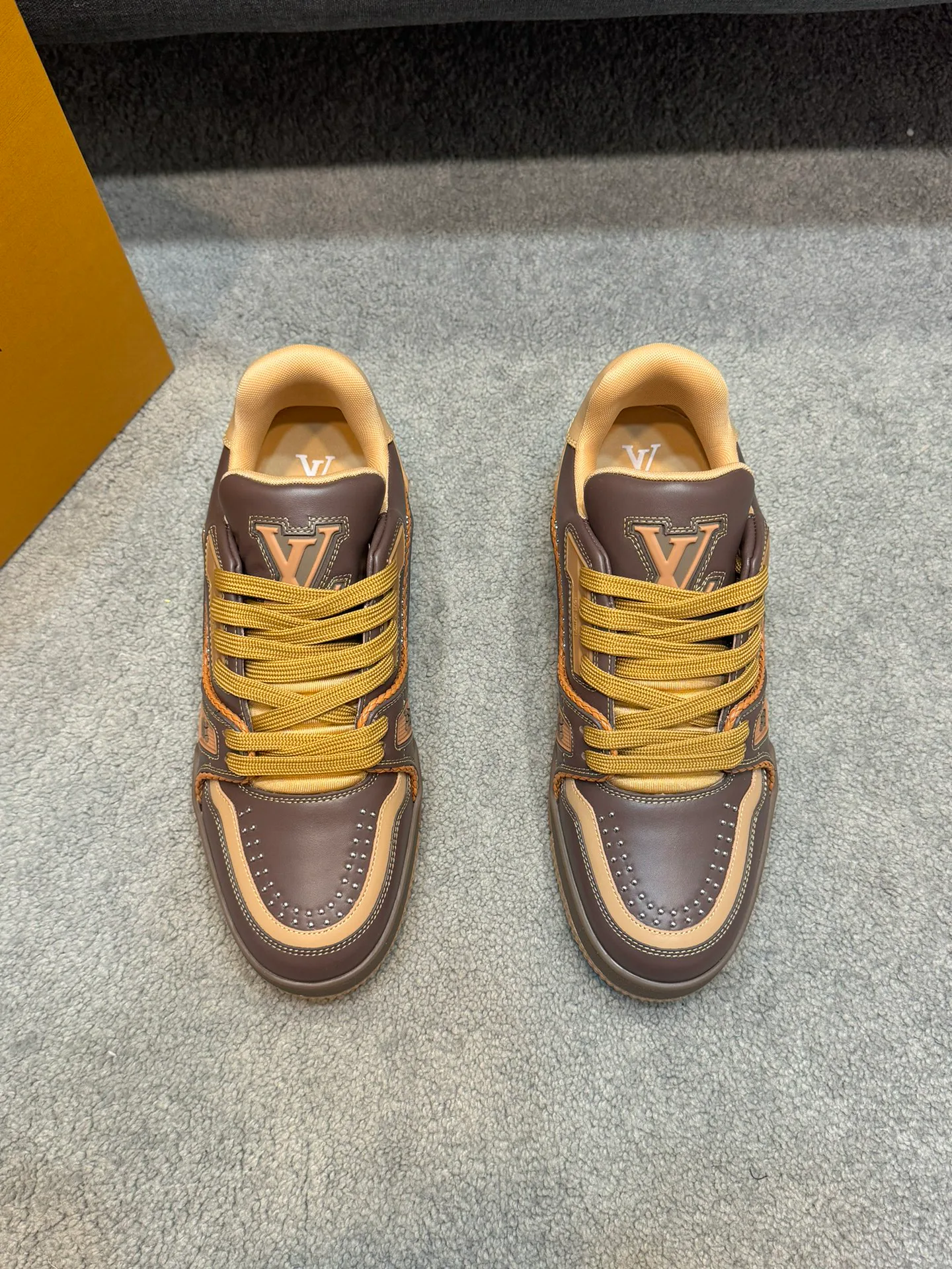 Кроссовки Мужские Louis Vuitton 18762565