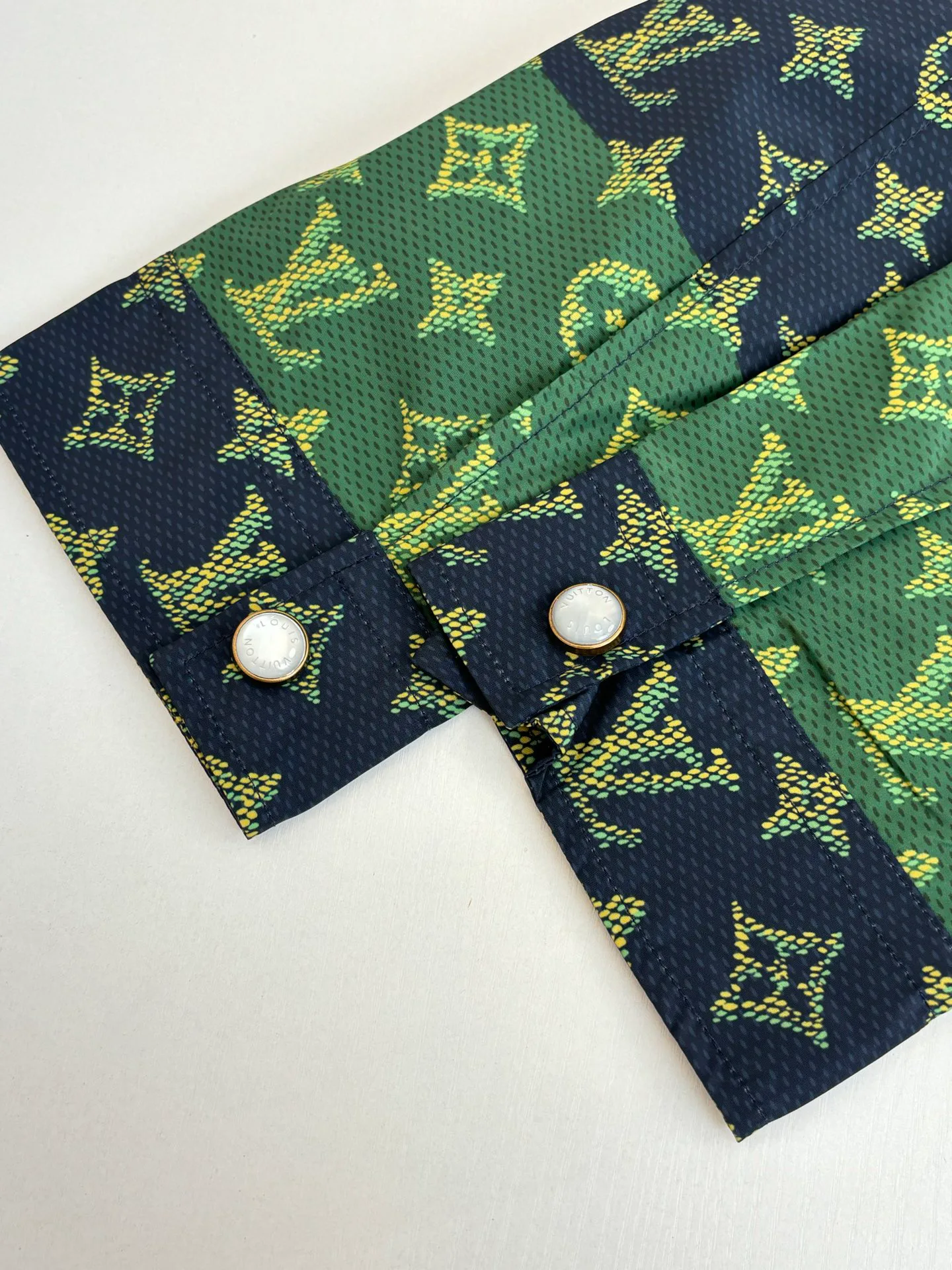 Куртки И Пуховики Женские Louis Vuitton 168589