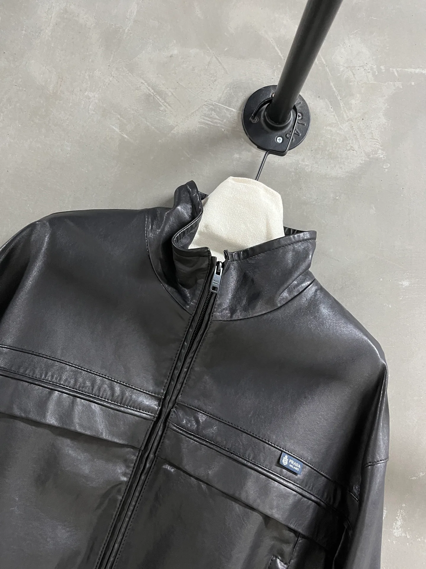 Кожаные Куртки И Дублёнки Женские Prada 18172850