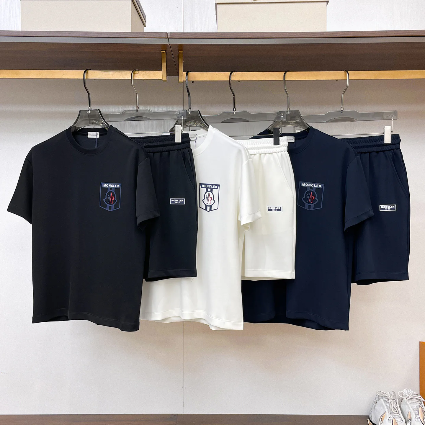 Куртки И Пуховики Мужские Moncler 13255785