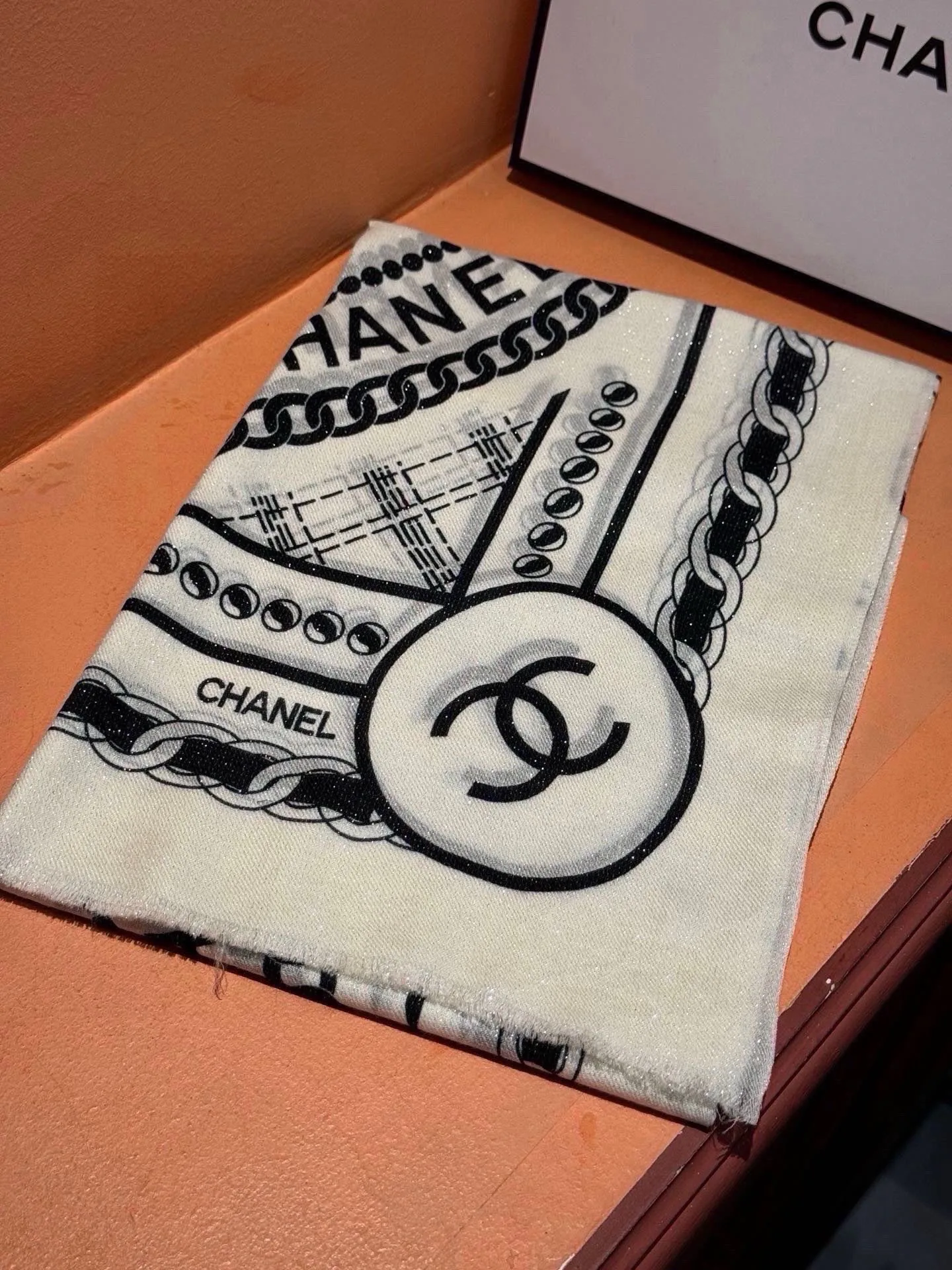 Шарфы Chanel 17673150