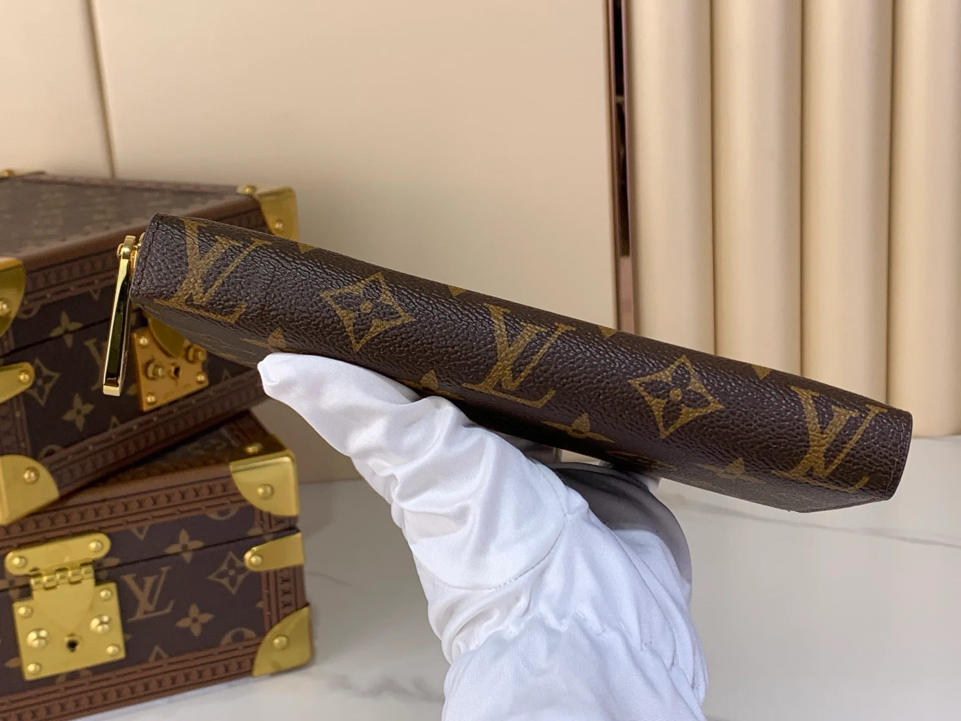 Клатчи Женские Louis Vuitton 13582756