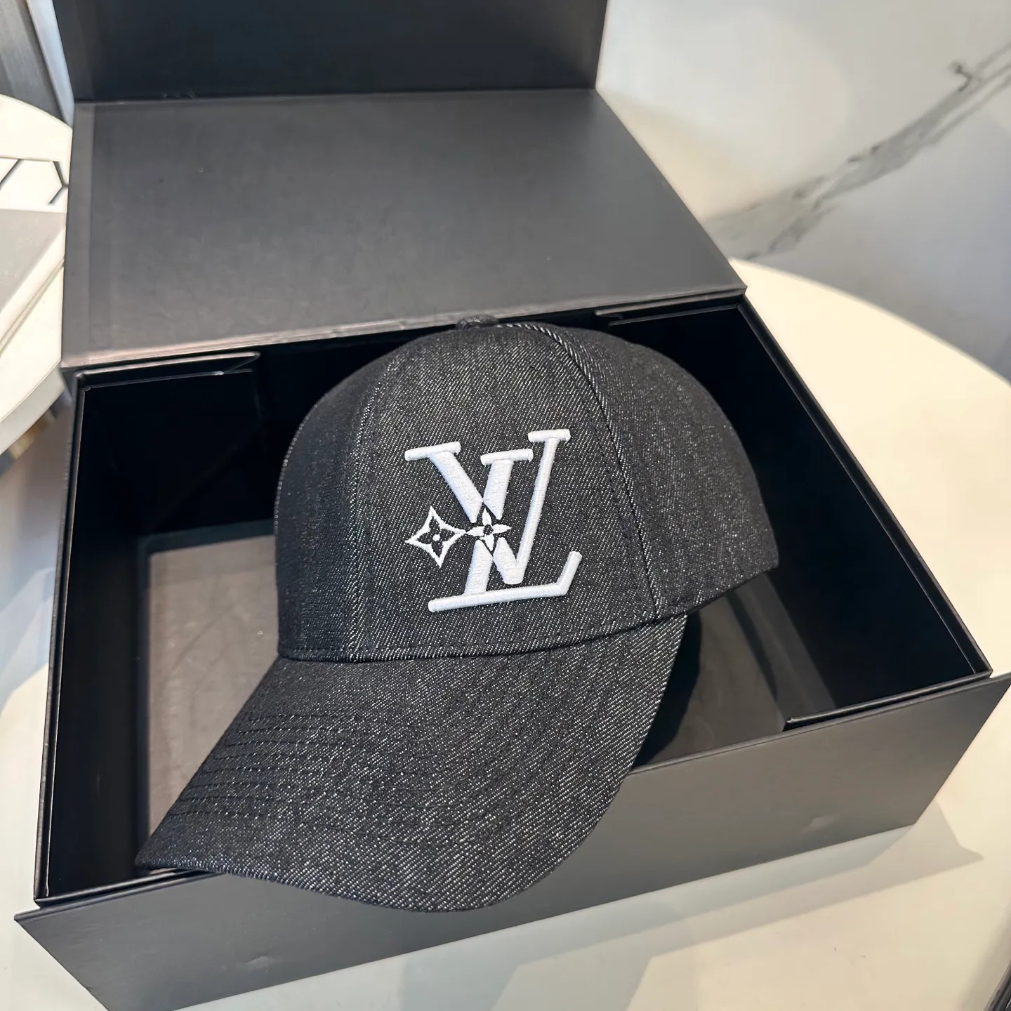 Головные Уборы Louis Vuitton 12764989