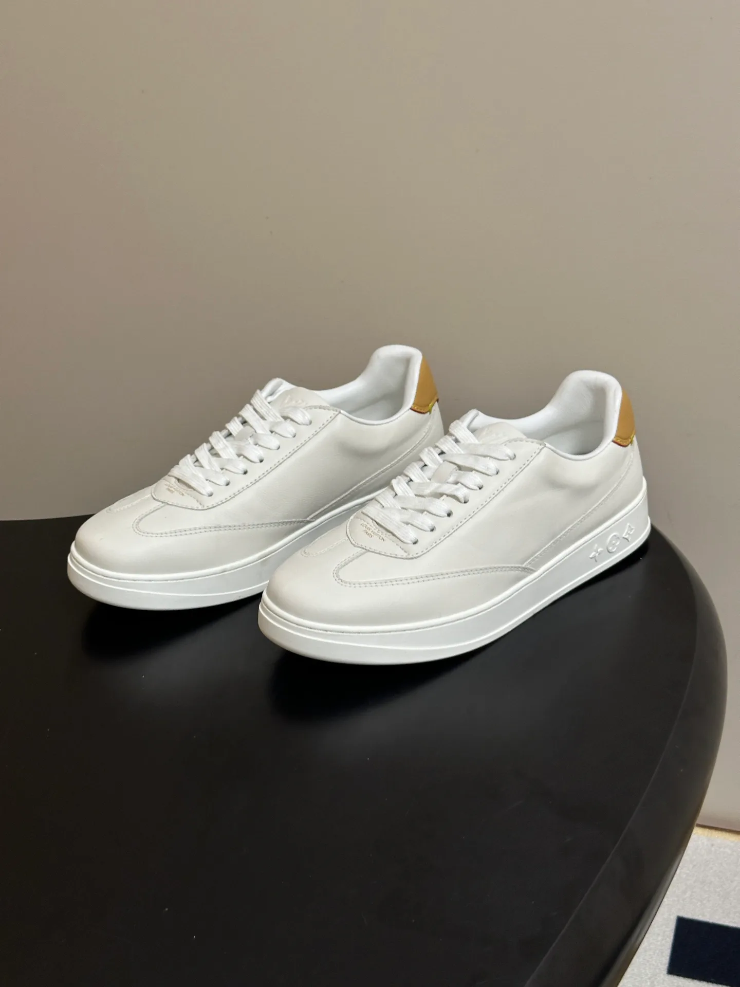 Кроссовки Мужские Louis Vuitton 18340907