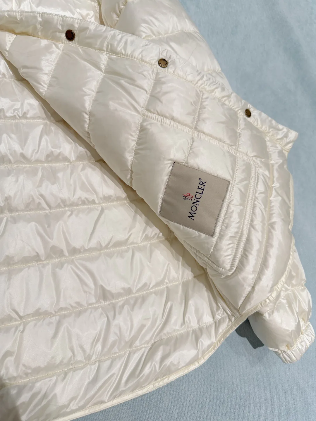 Куртки И Пуховики Женские Moncler 18439953