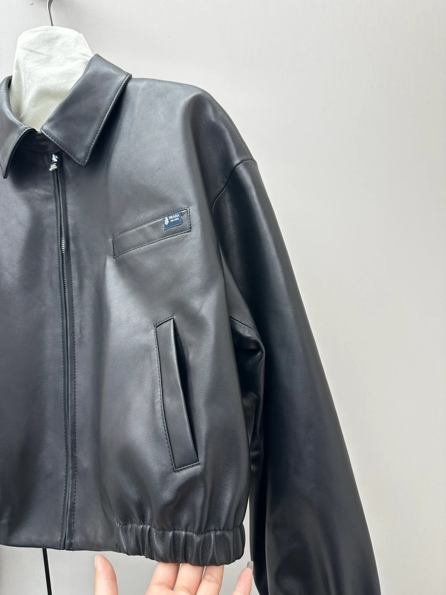 Кожаные Куртки И Дублёнки Женские Prada 16984556