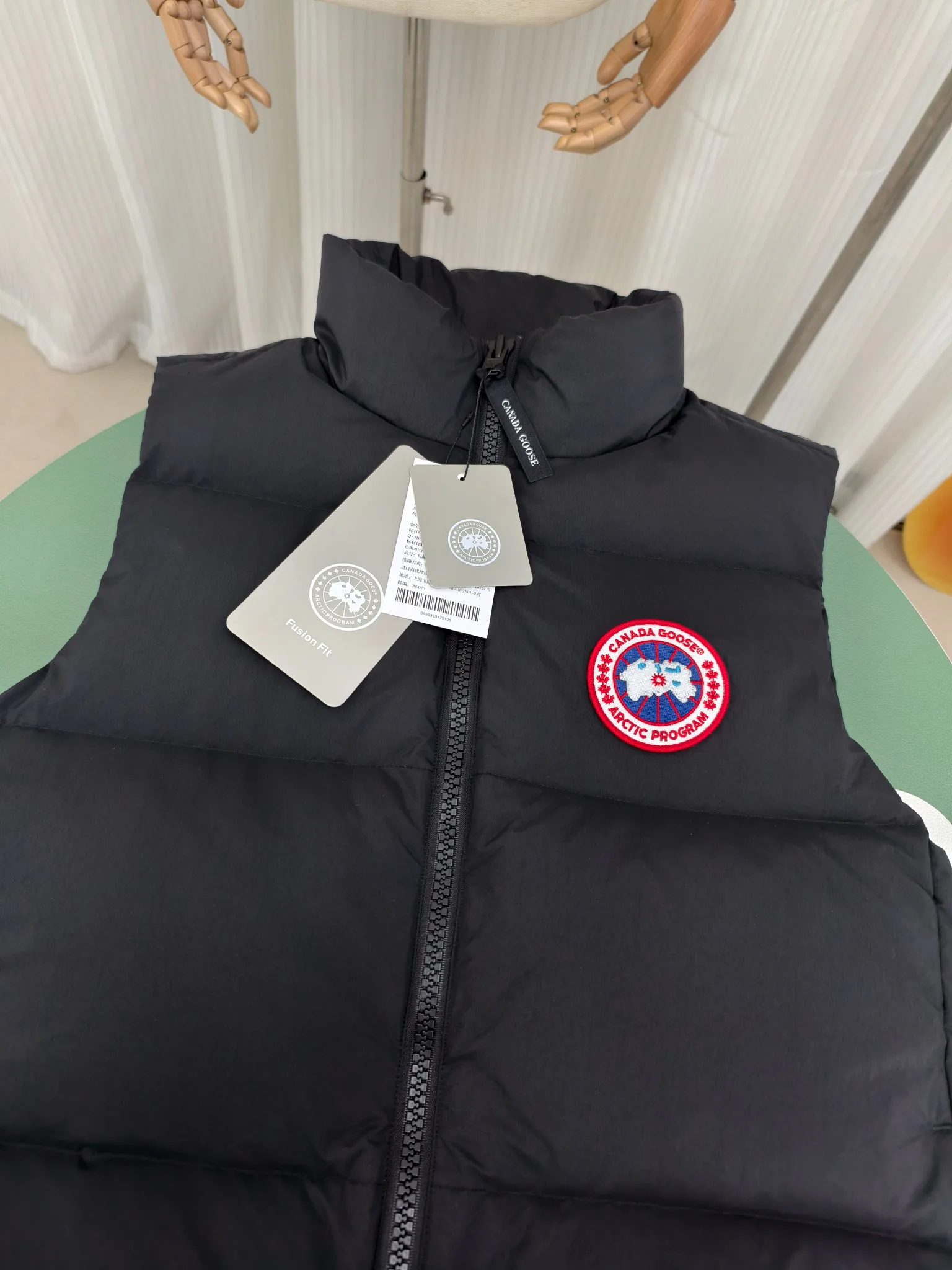 Жилеты Женские Canada Goose 4022680