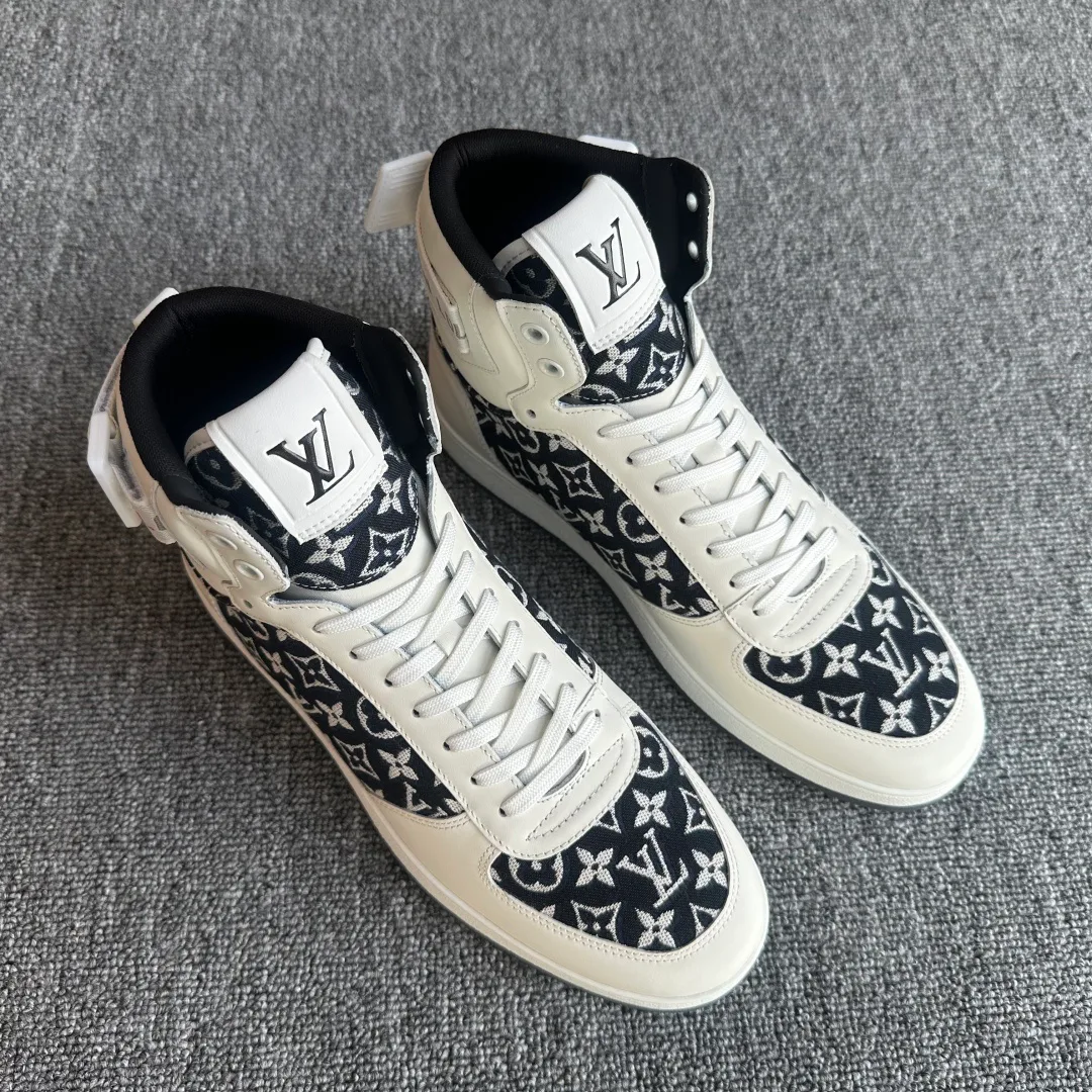 Кроссовки Мужские Louis Vuitton 18394314