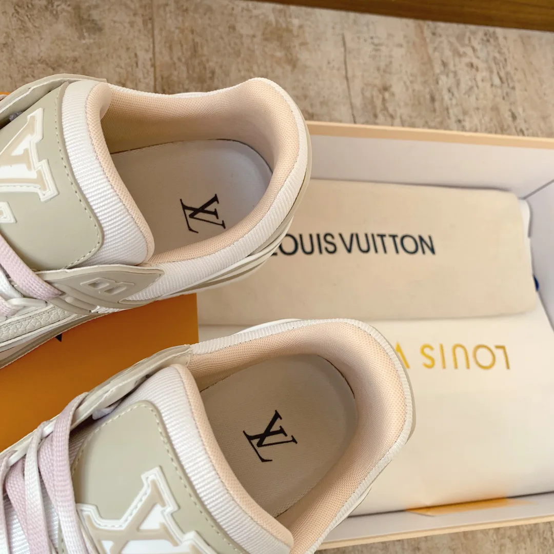 Кроссовки Женские Louis Vuitton 10234405