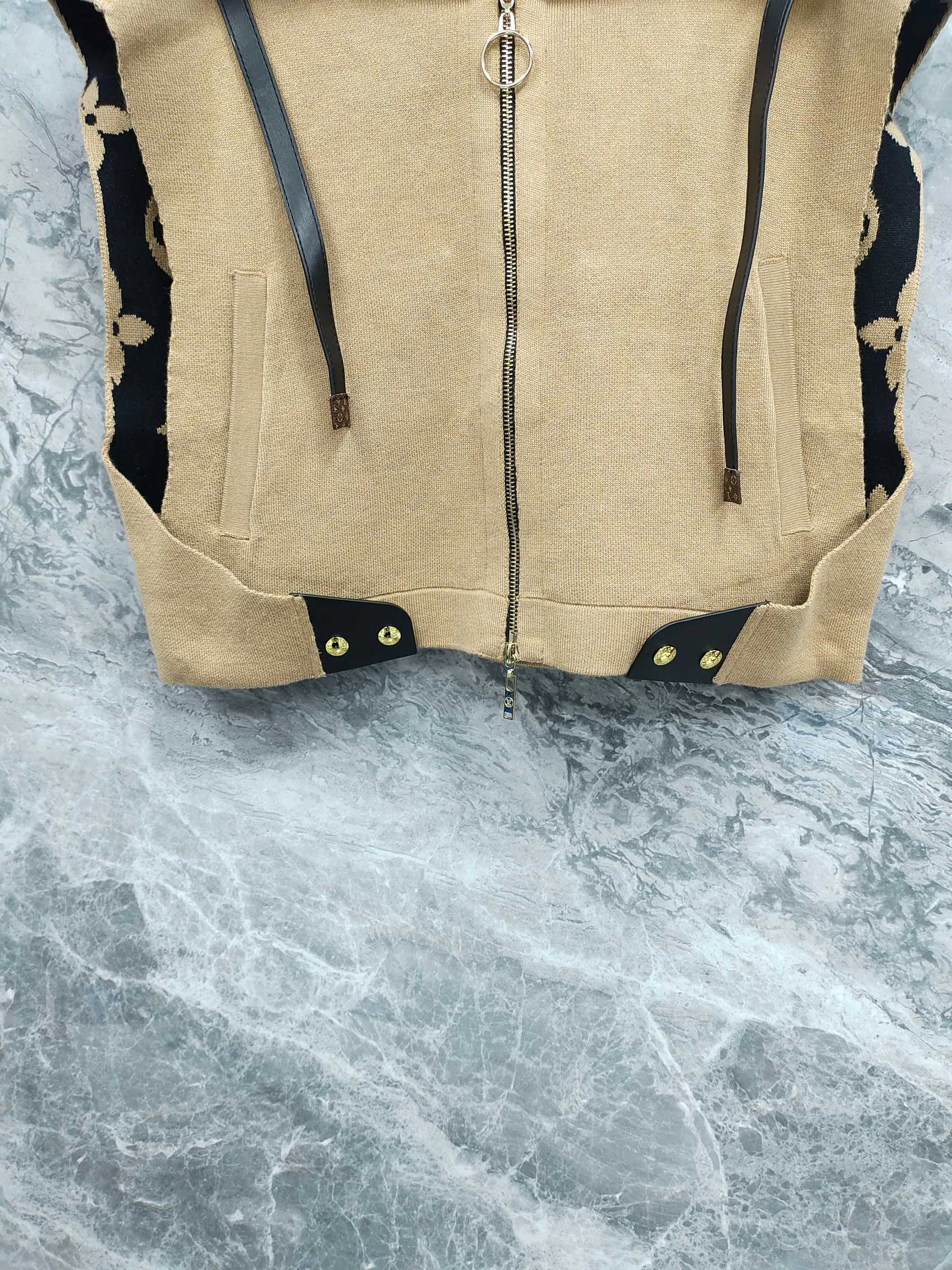 Жилеты Женские Louis Vuitton 18203434