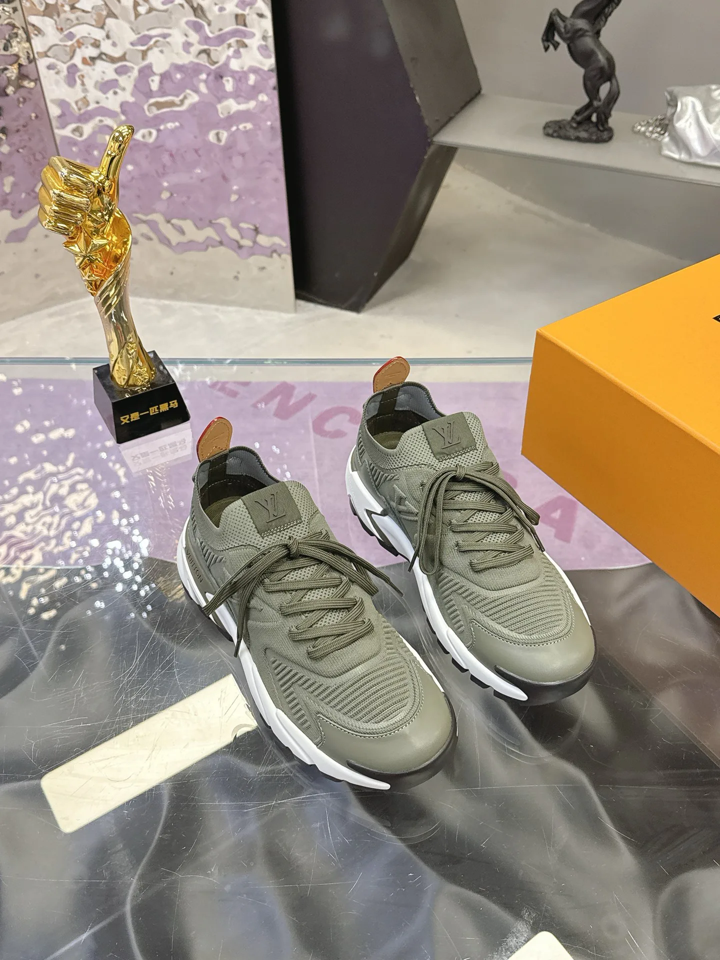 Кроссовки Мужские Louis Vuitton 841683