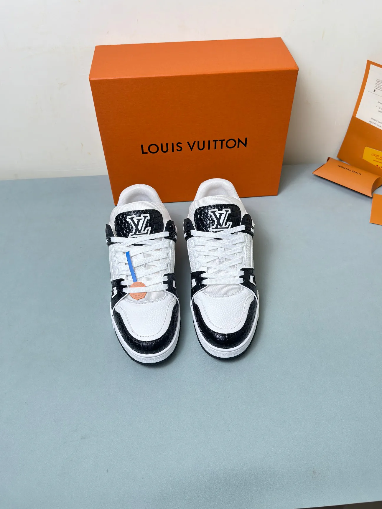 Кроссовки Женские Louis Vuitton 11707347