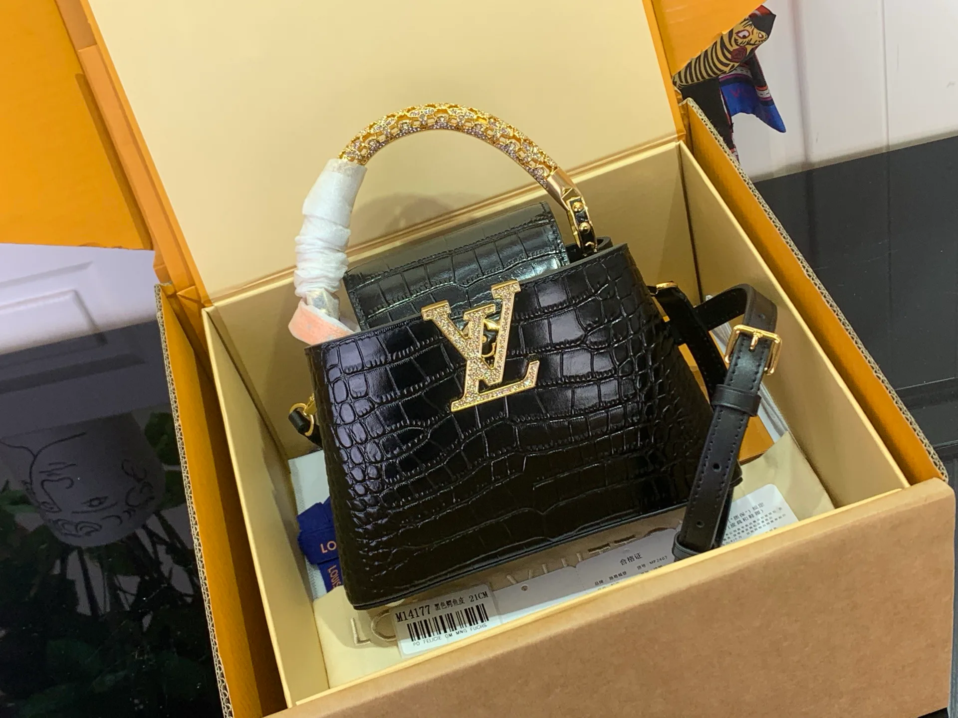 Классические Сумки Женские Louis Vuitton 17796555