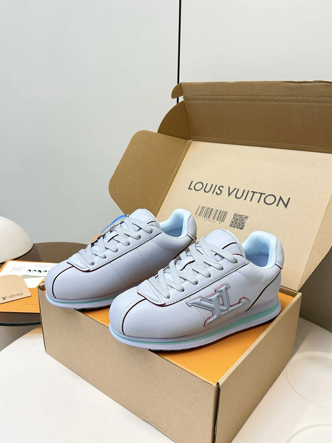 Кроссовки Женские Louis Vuitton 13561054