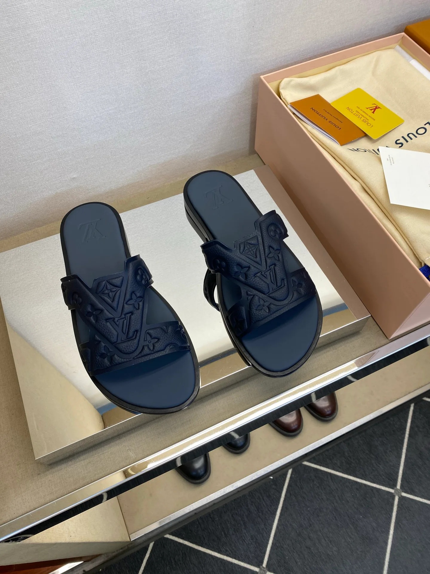 Шлепанцы Мужские Louis Vuitton 11956891