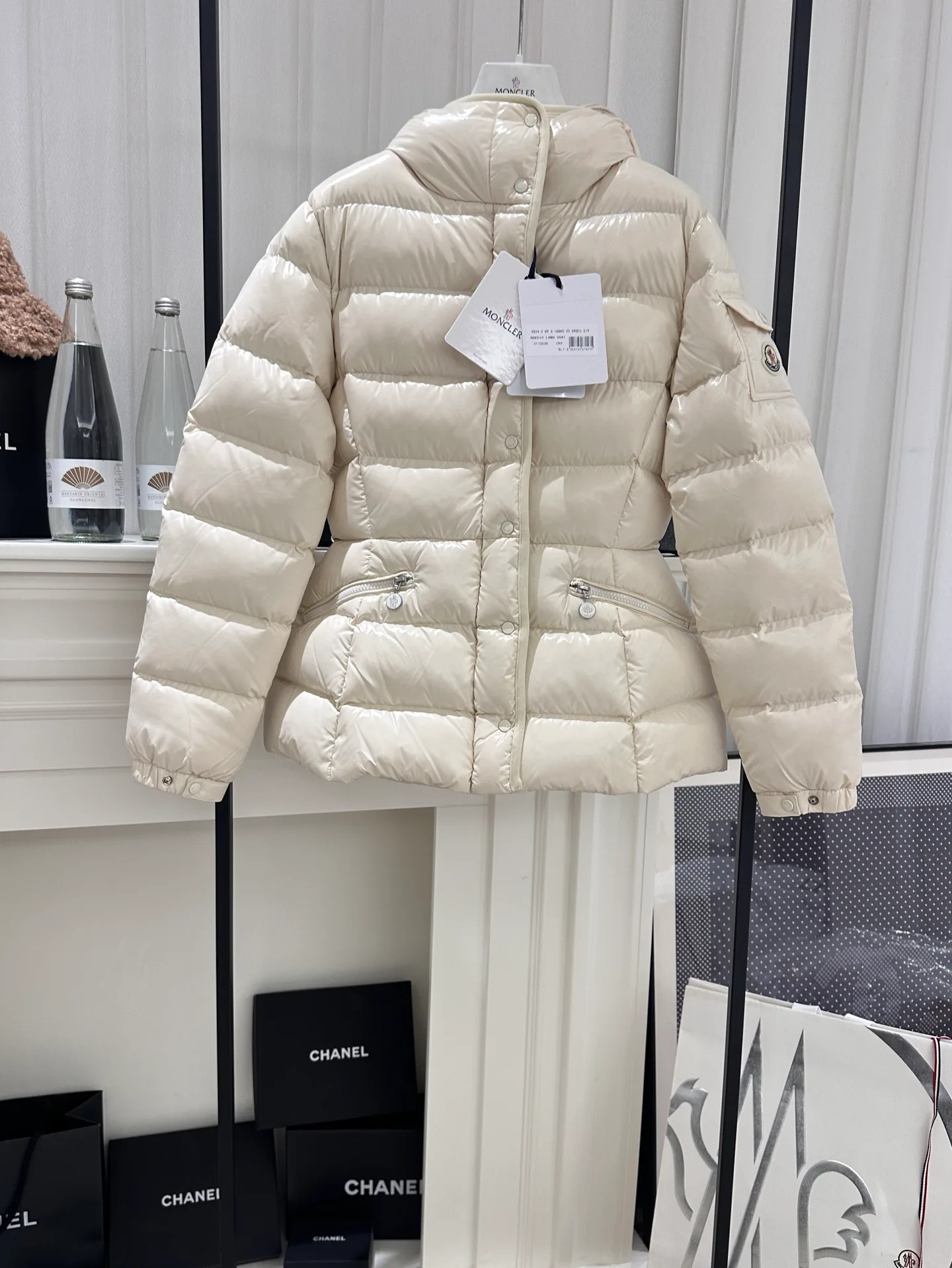 Куртки И Пуховики Женские Moncler 3475879
