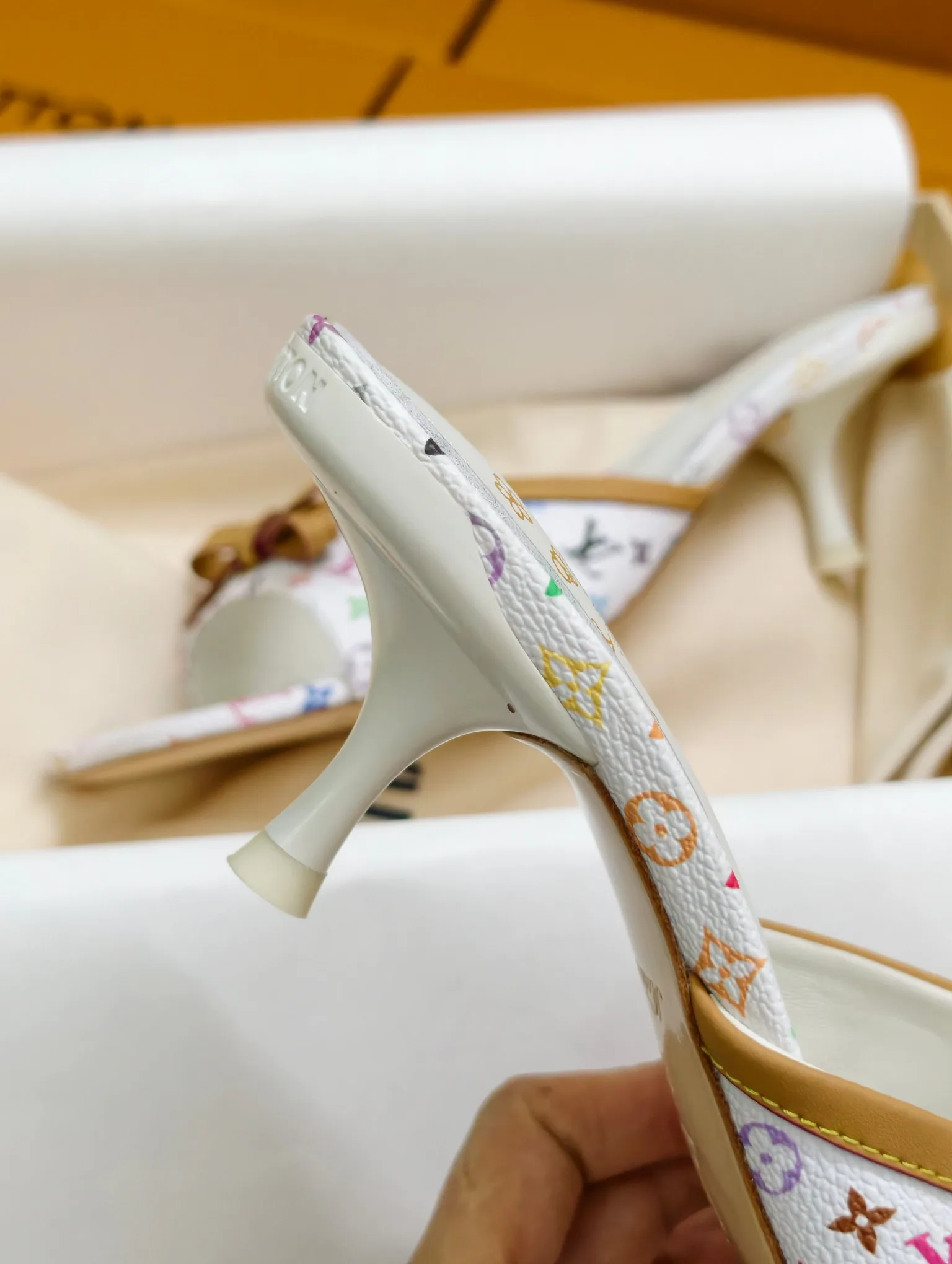 Сандалии Женские Louis Vuitton 10236806