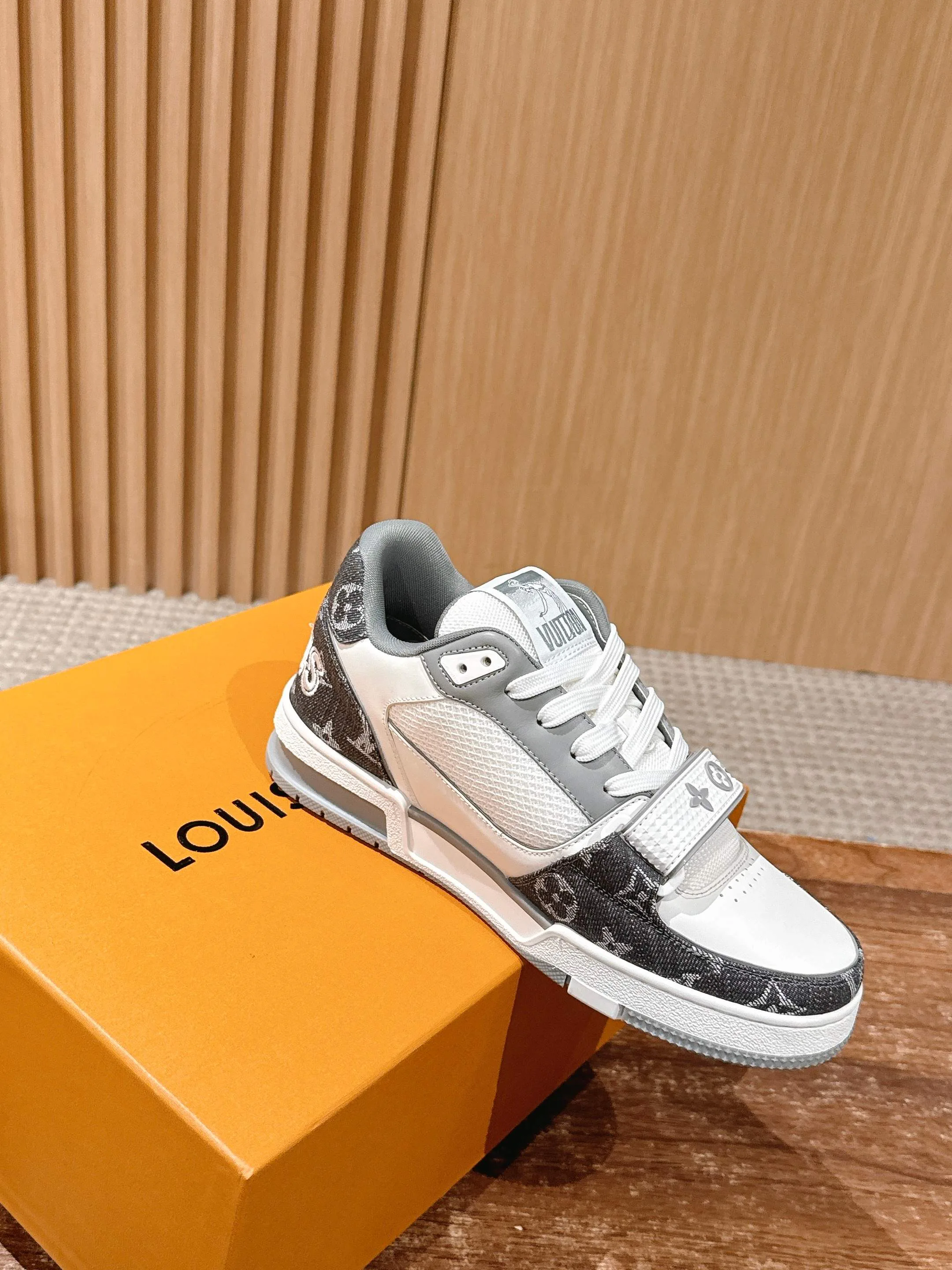 Кроссовки Женские Louis Vuitton 245724