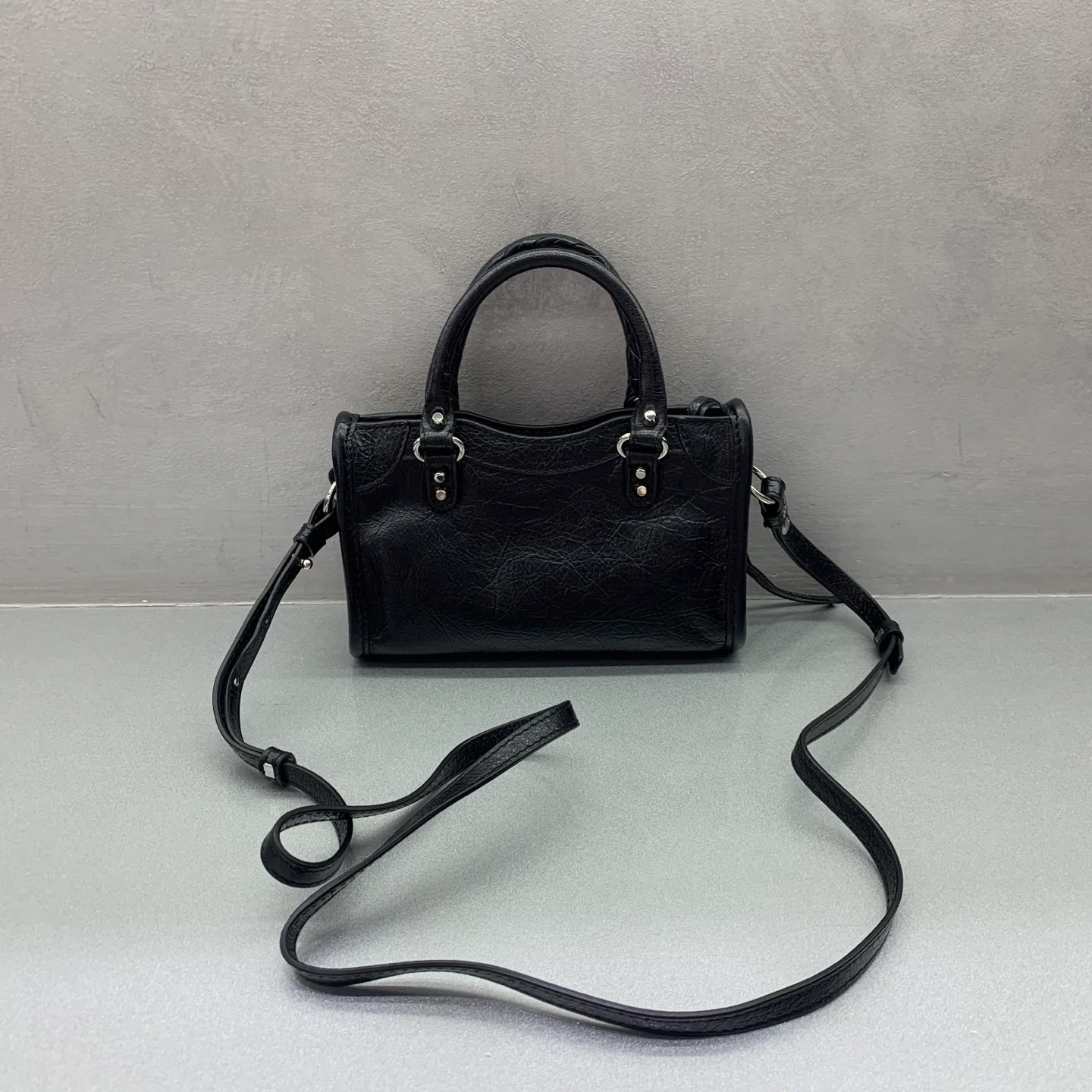 Классические Сумки Женские Balenciaga 18135832