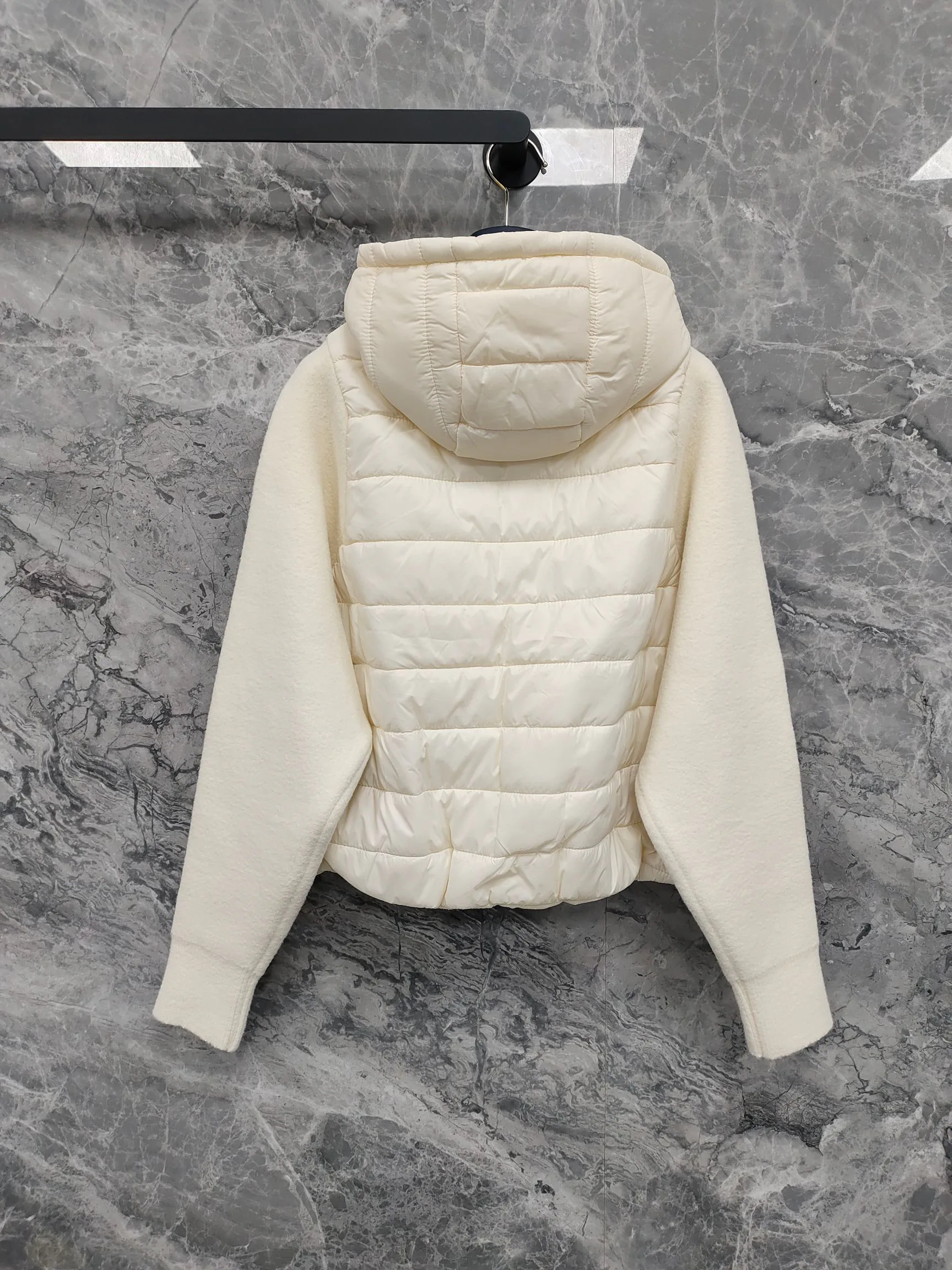 Куртки И Пуховики Женские Moncler 18743552