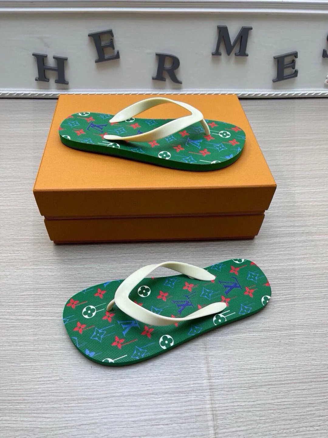 Шлепанцы Мужские Louis Vuitton 10646301