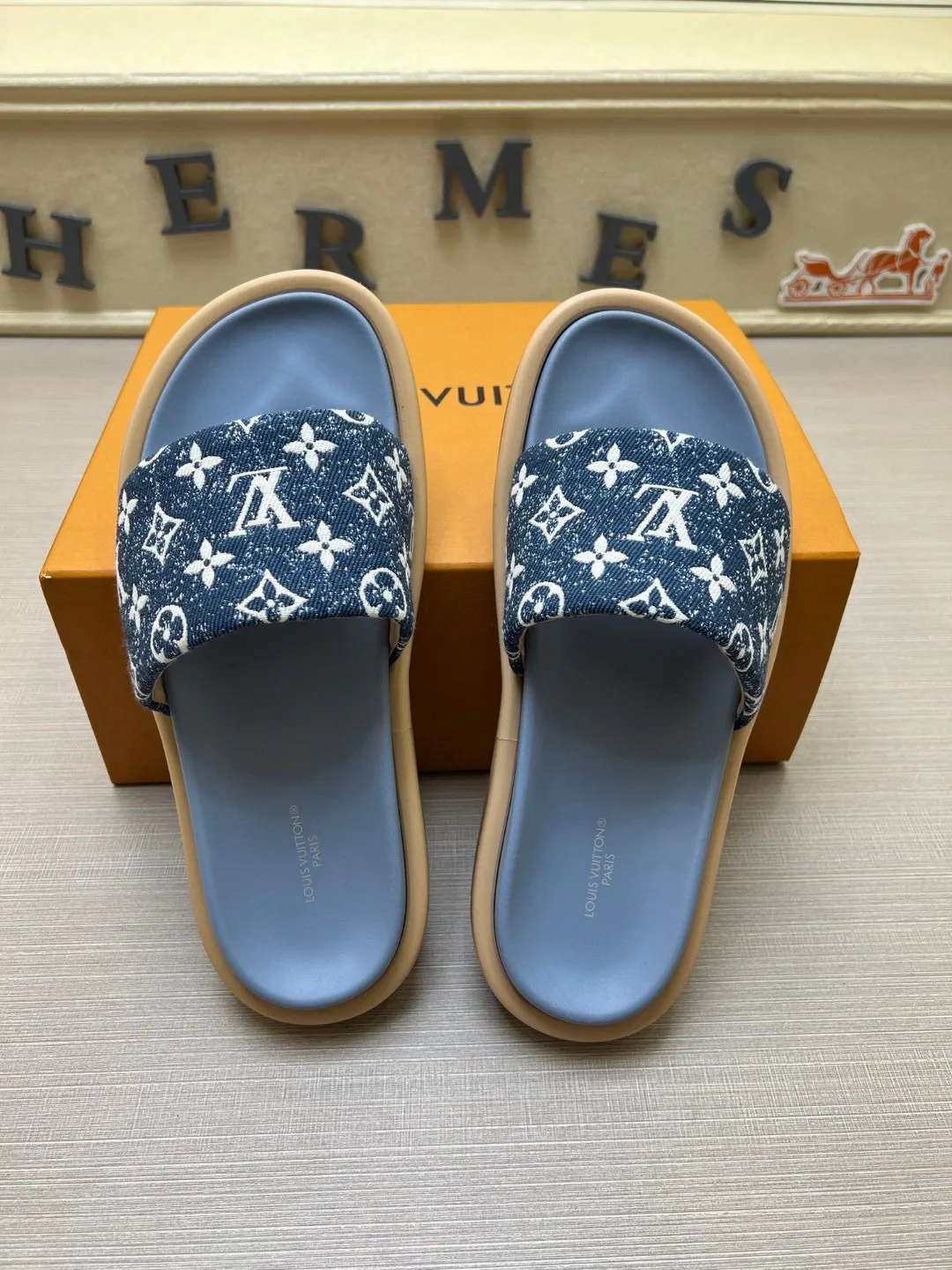 Шлепанцы Женские Louis Vuitton 9801509