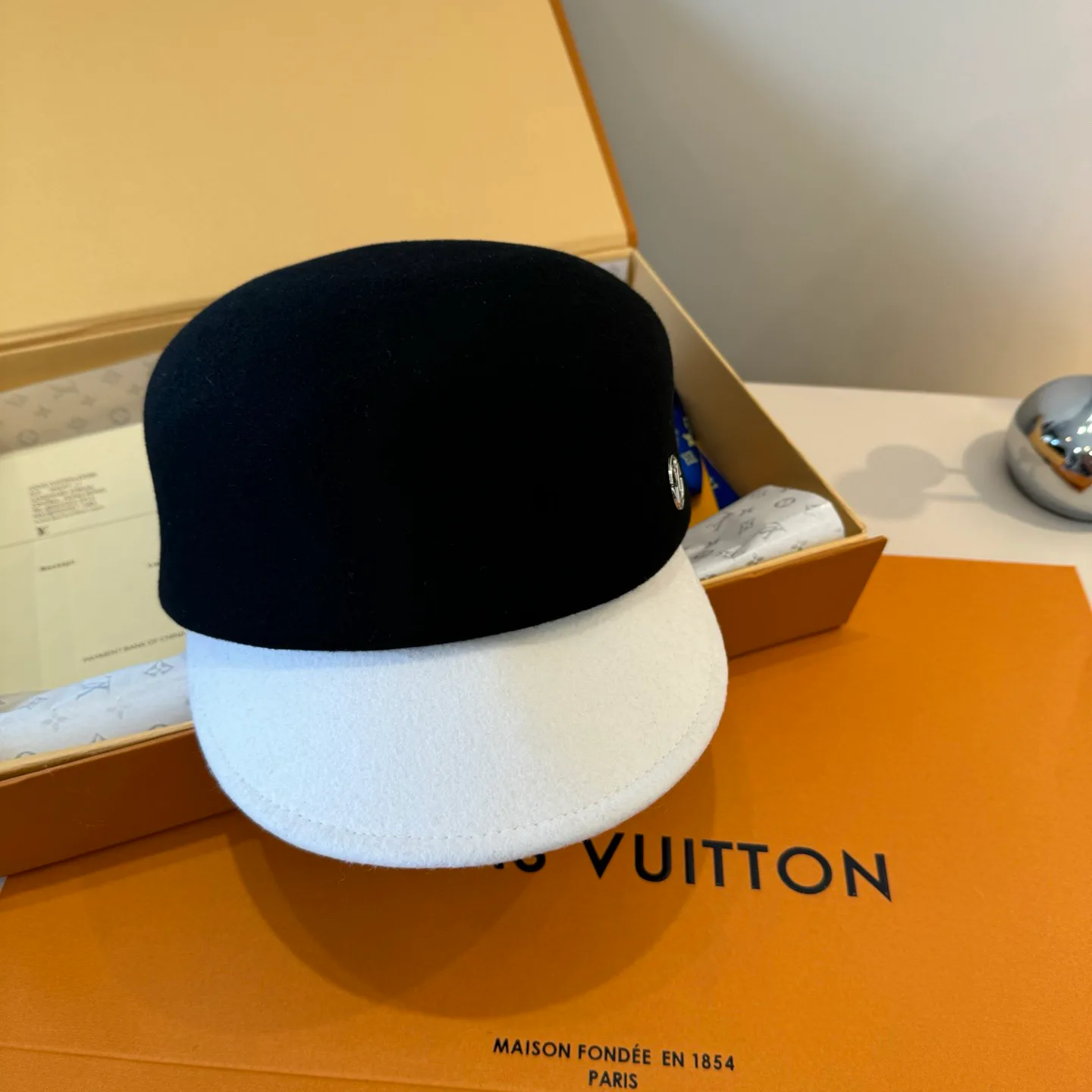 Головные Уборы Louis Vuitton 663437