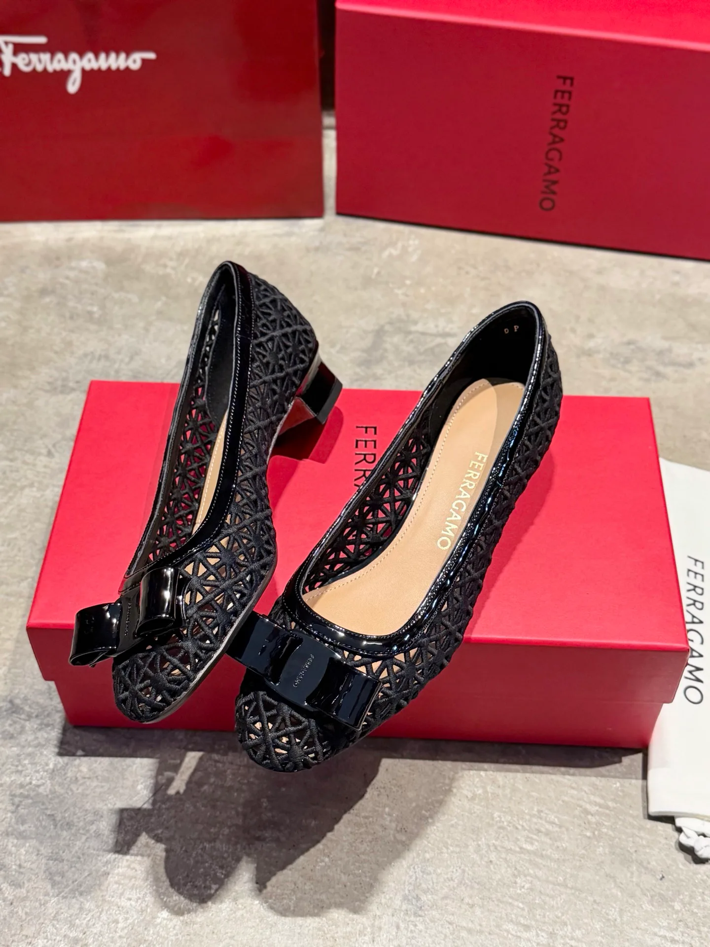 Туфли Женские Salvatore Ferragamo 17642580