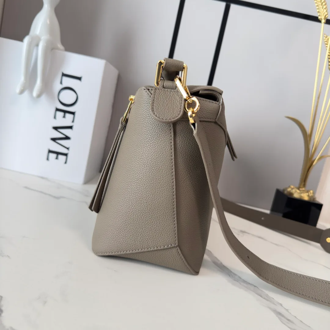 Классические Сумки Женские Loewe 11674679
