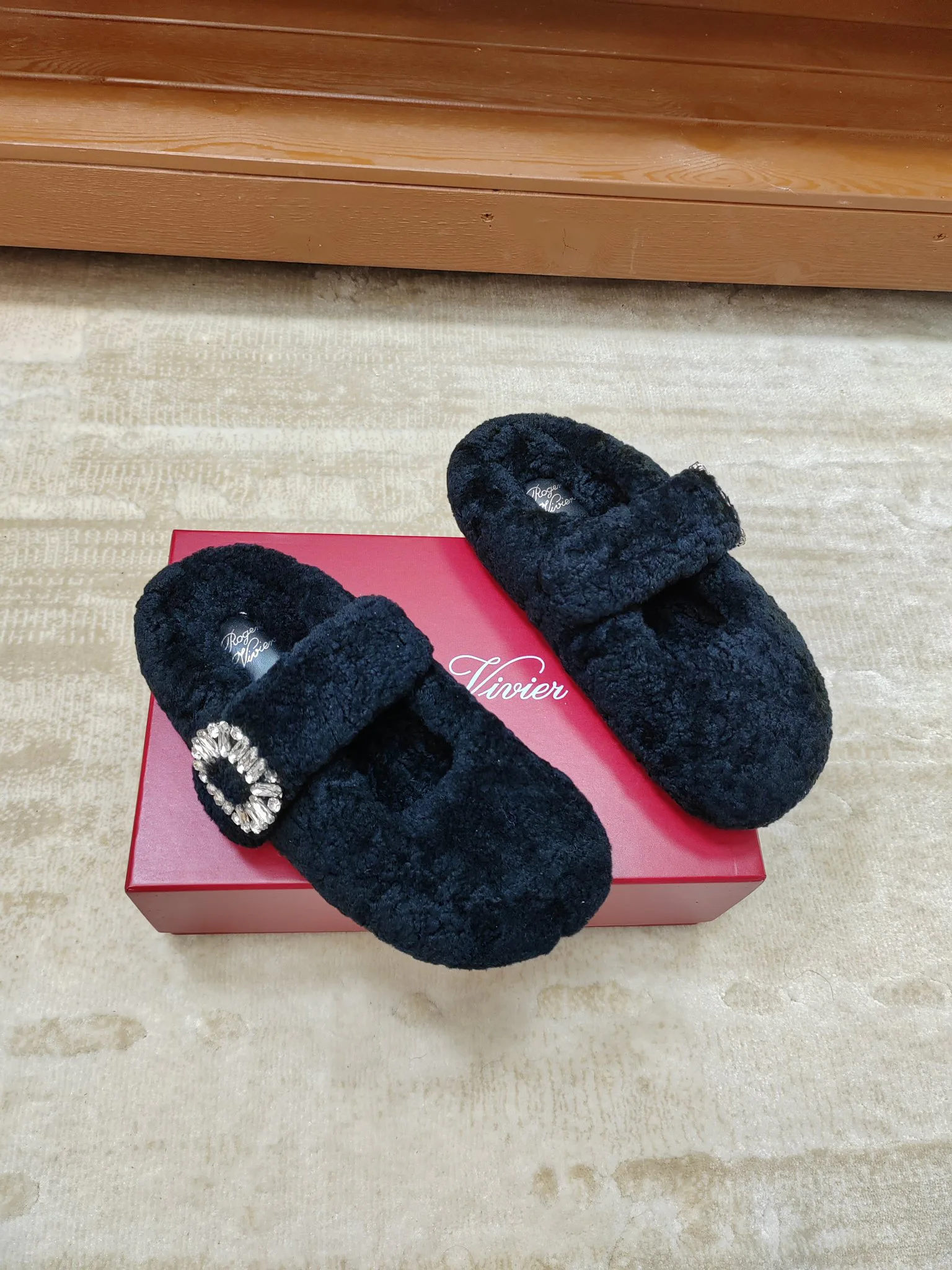 Тапочки Женские Roger Vivier 17852284