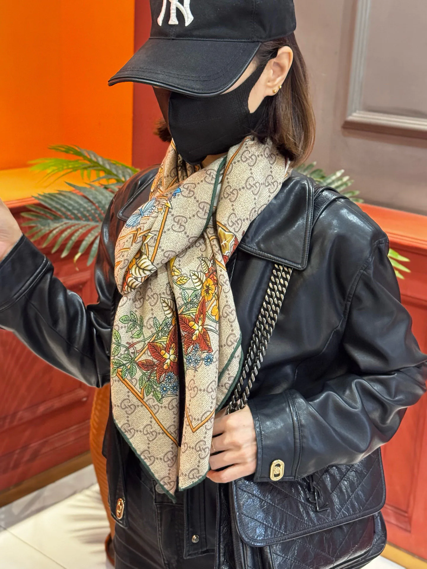 Шарфы Gucci 153876