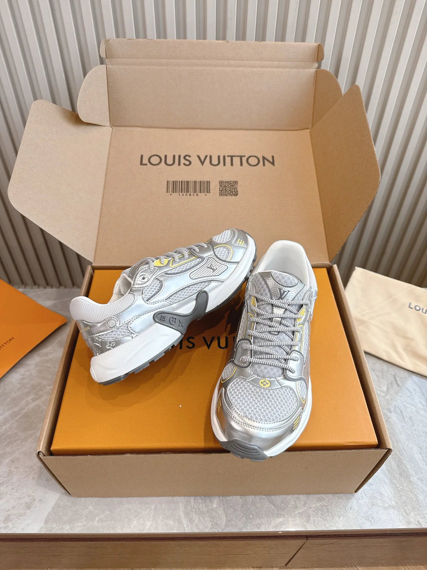 Кроссовки Мужские Louis Vuitton 8979802