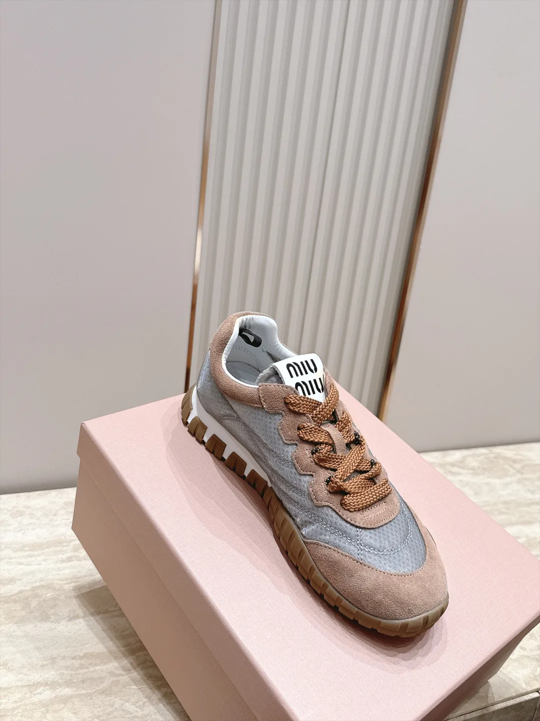 Кроссовки Женские Miu Miu 18025618