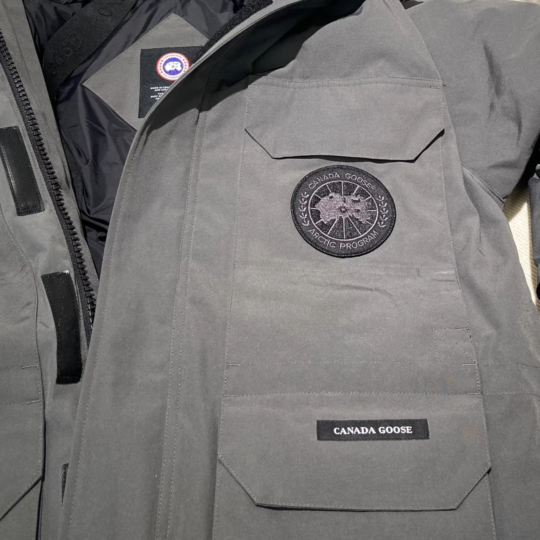 Куртки И Пуховики Женские Canada Goose 1845676