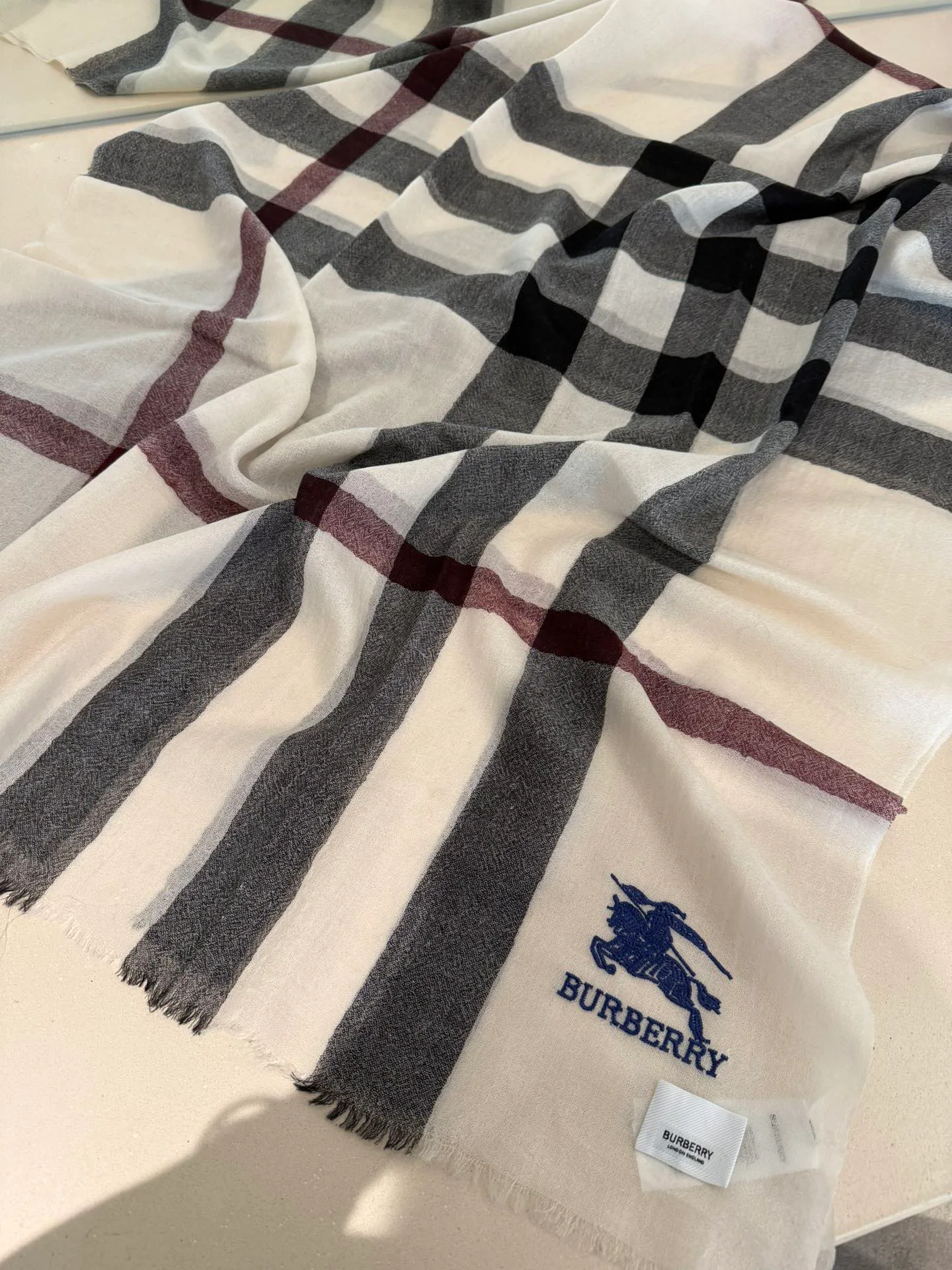 Шарфы Burberry 18222429