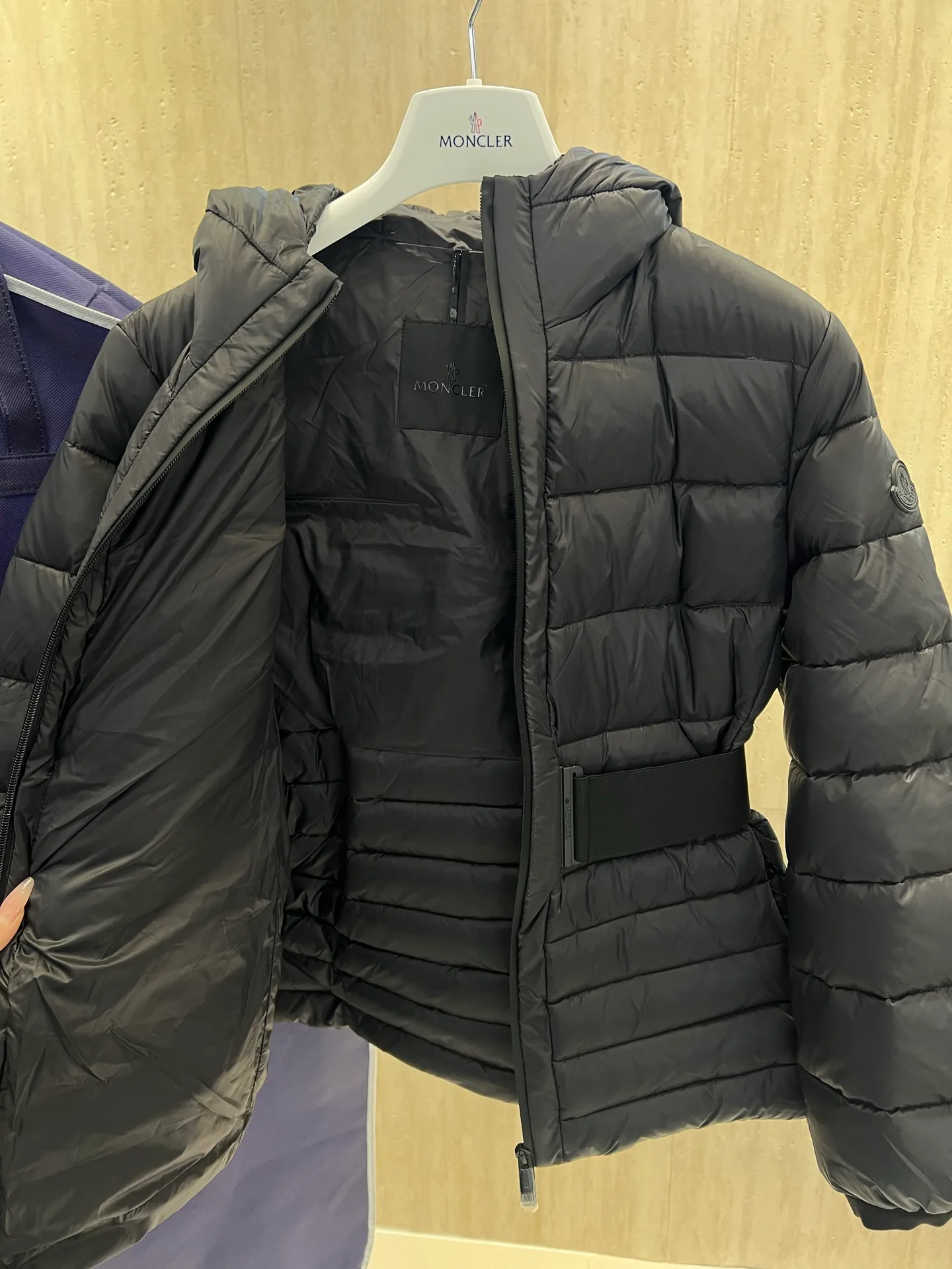 Куртки И Пуховики Женские Moncler 18302920