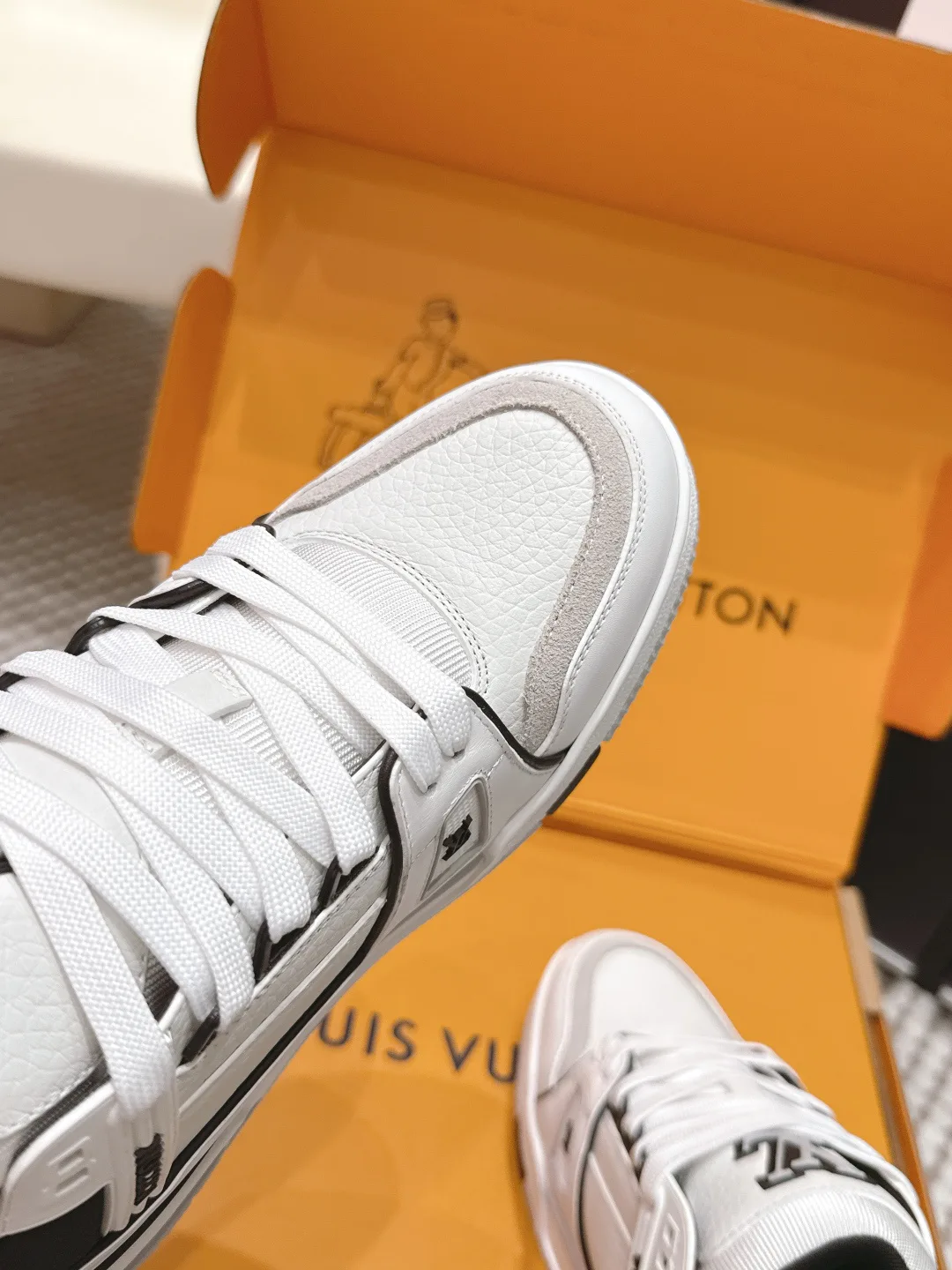 Кроссовки Женские Louis Vuitton 1511699