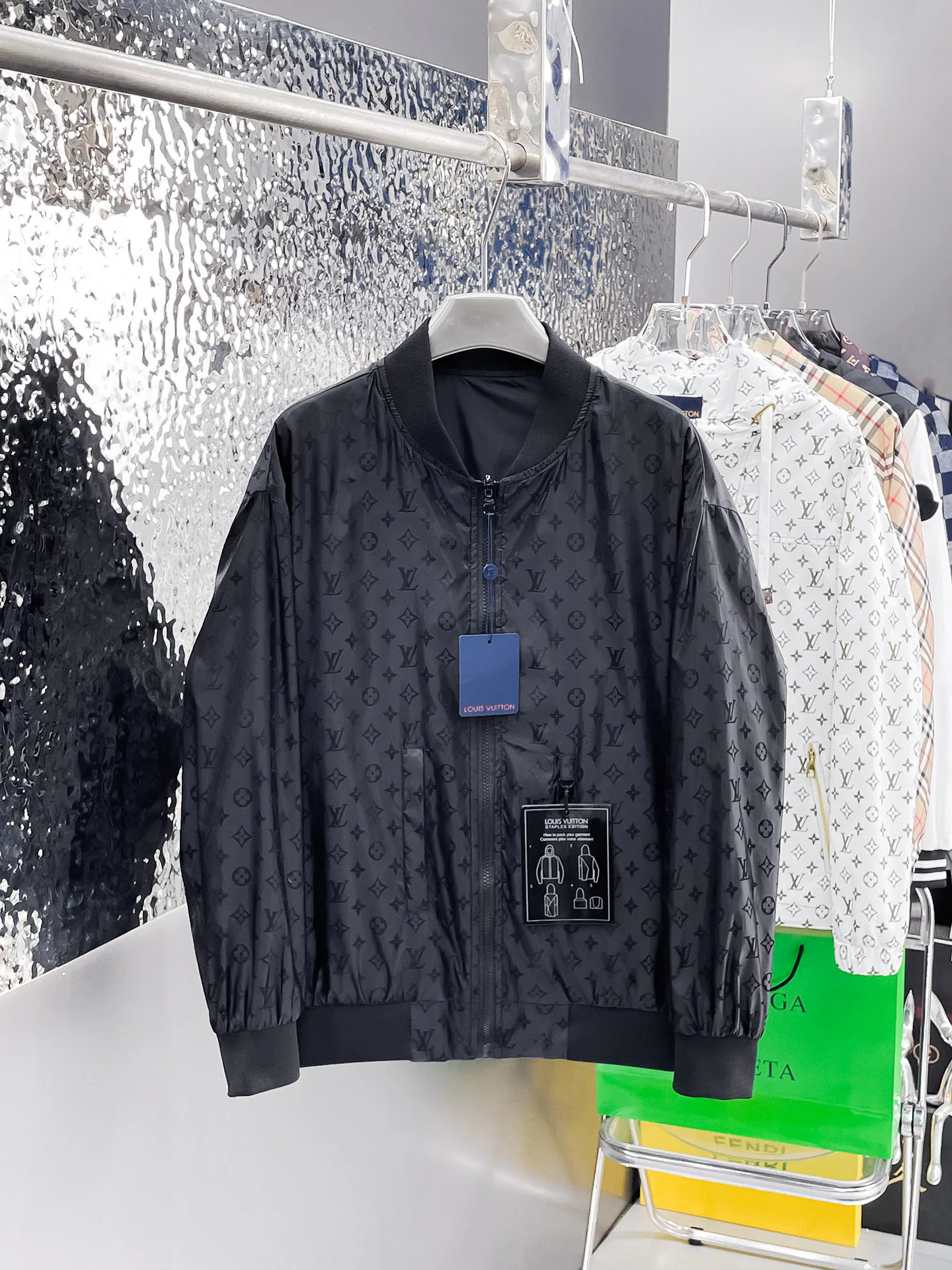 Куртки И Пуховики Мужские Louis Vuitton 9352346