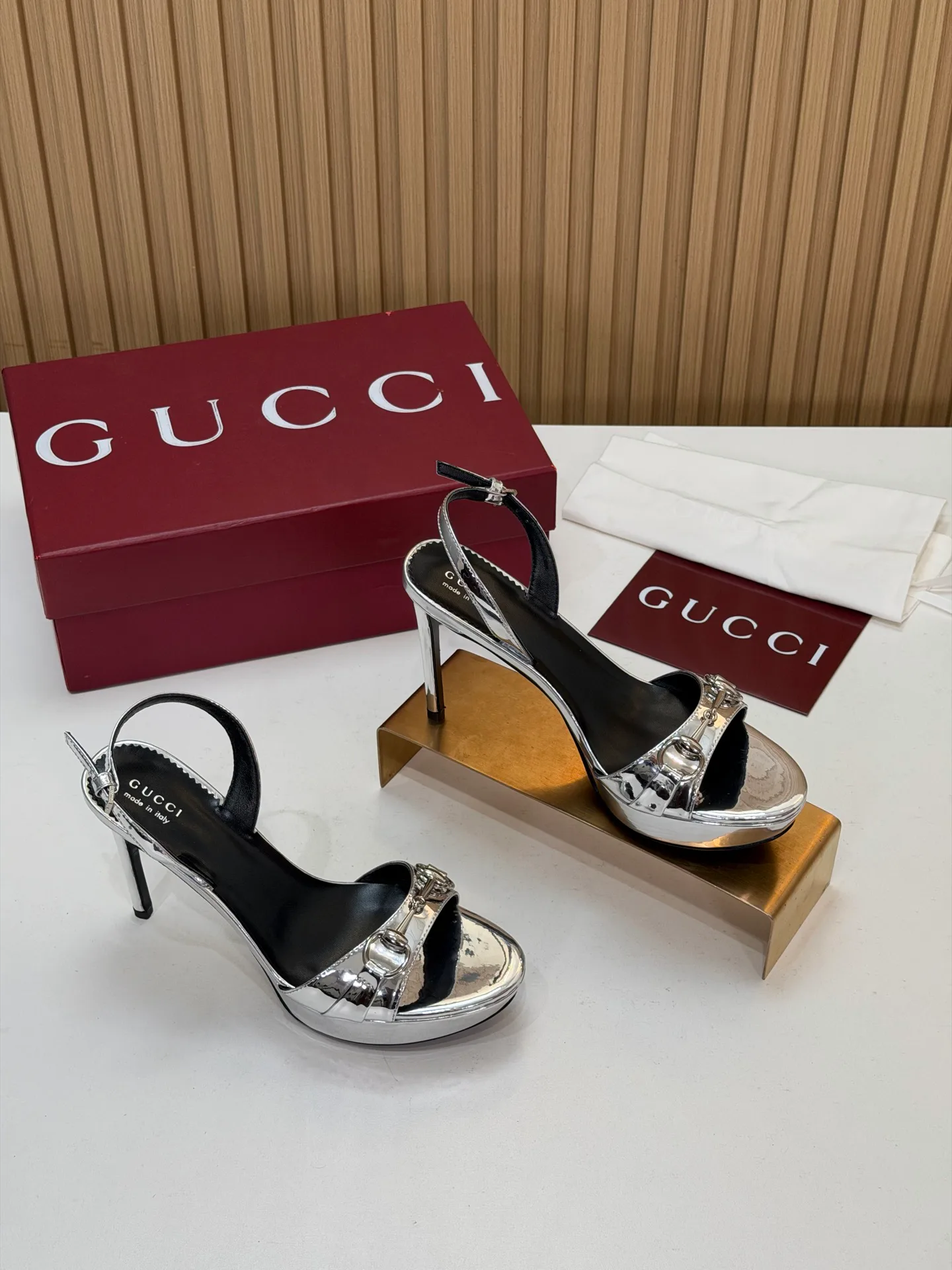 Босоножки Женские Gucci 18396258