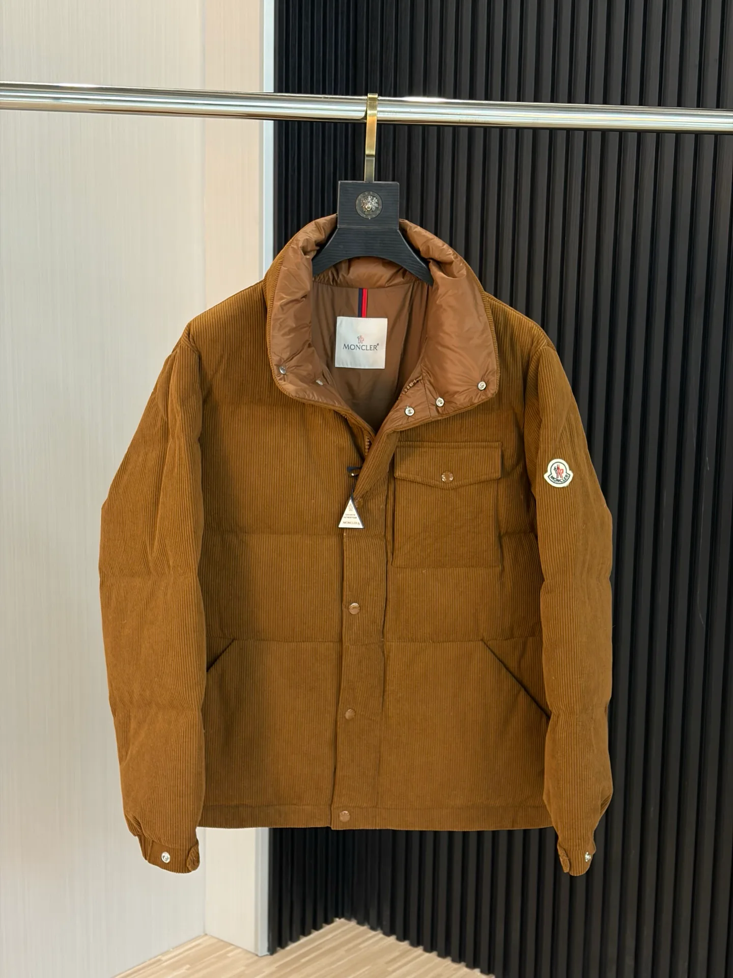 Куртки И Пуховики Мужские Moncler 18199459