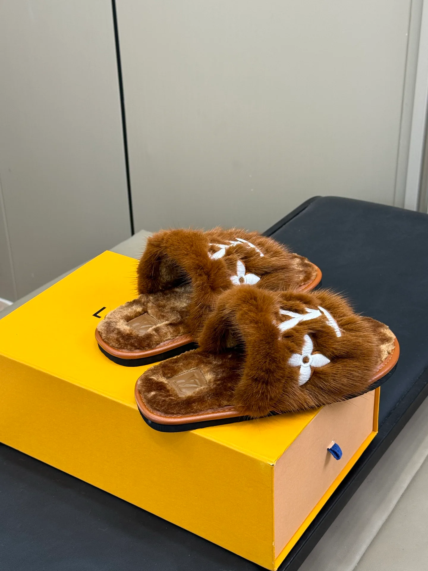 Тапочки Женские Louis Vuitton 137511