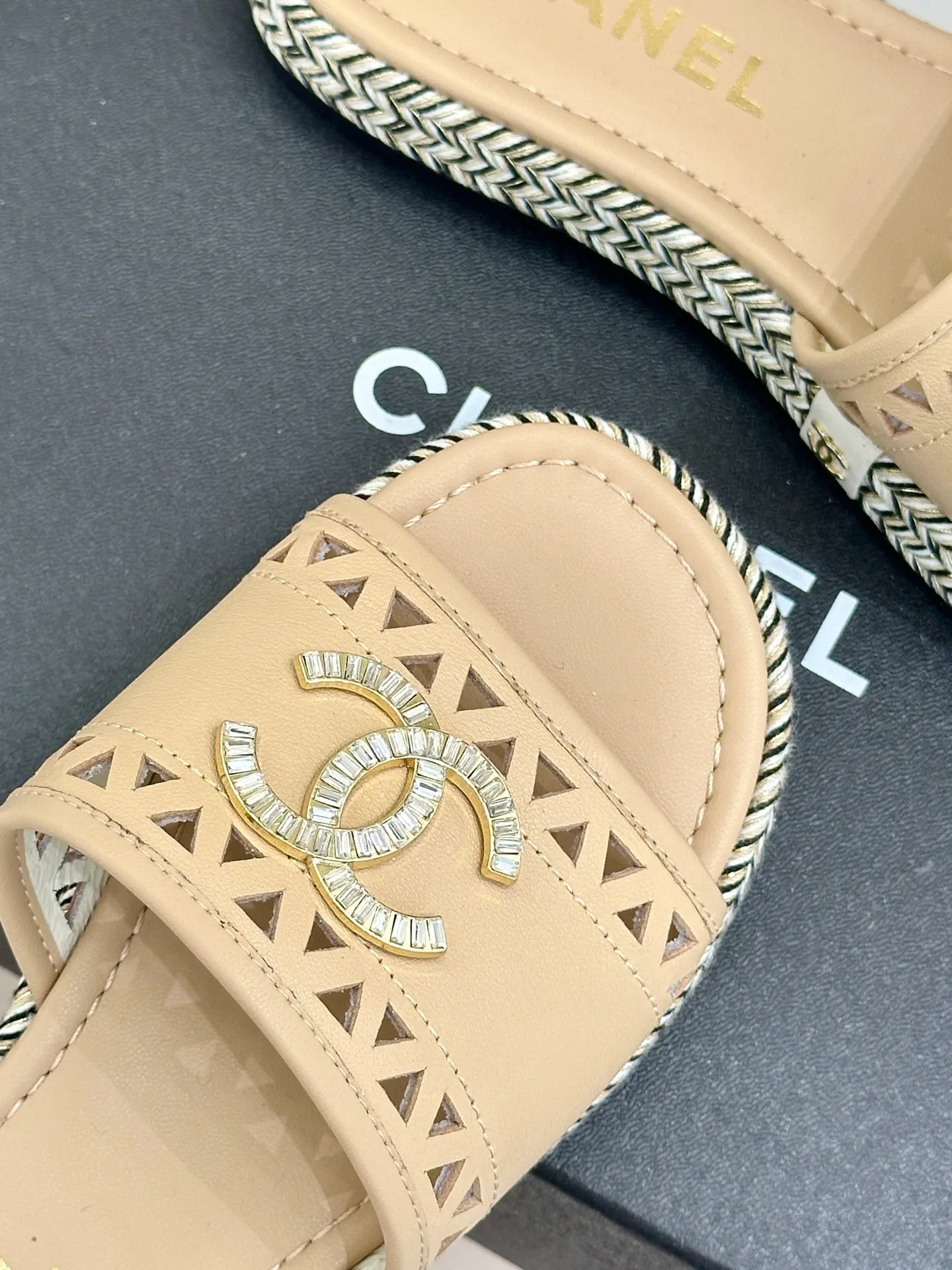 Шлепанцы Женские Chanel 30532