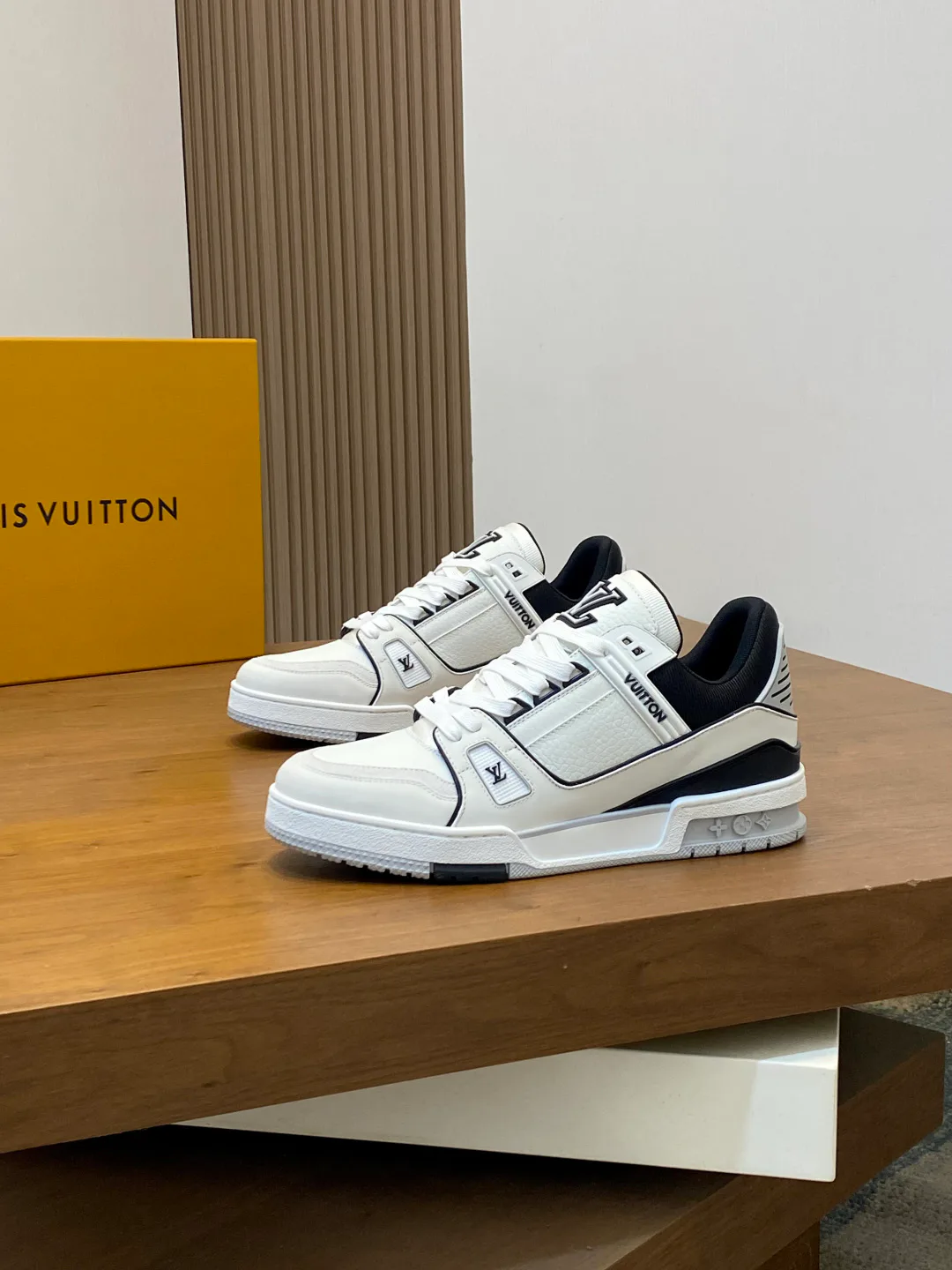 Кроссовки Мужские Louis Vuitton 2194129