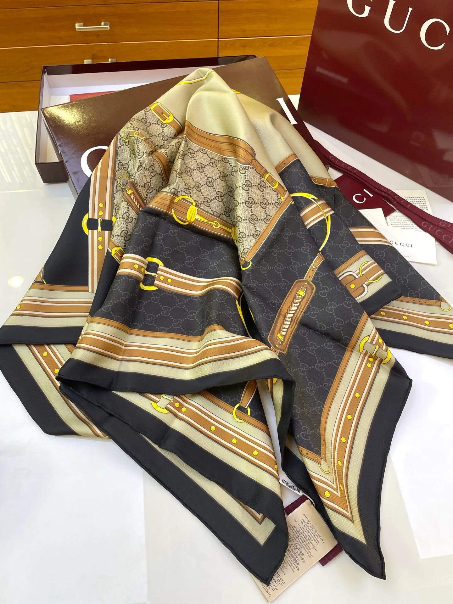 Шарфы Gucci 1786296