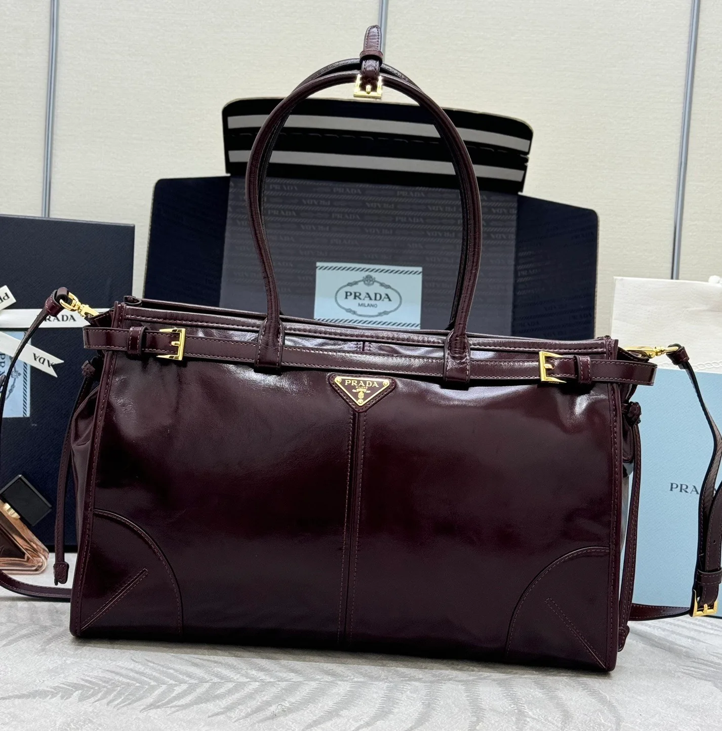 Классические Сумки Женские Prada 11462542