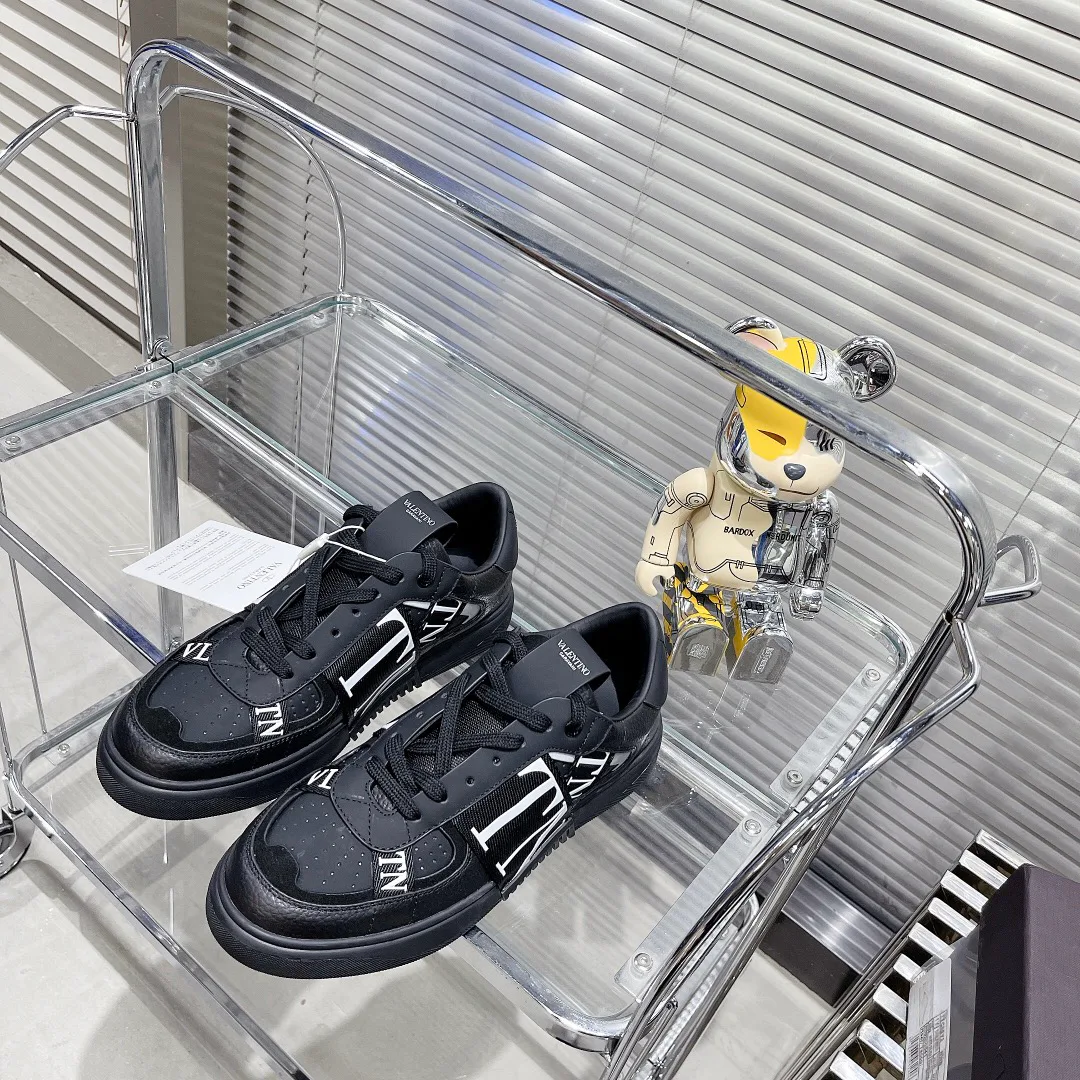 Кроссовки Женские Valentino 904571