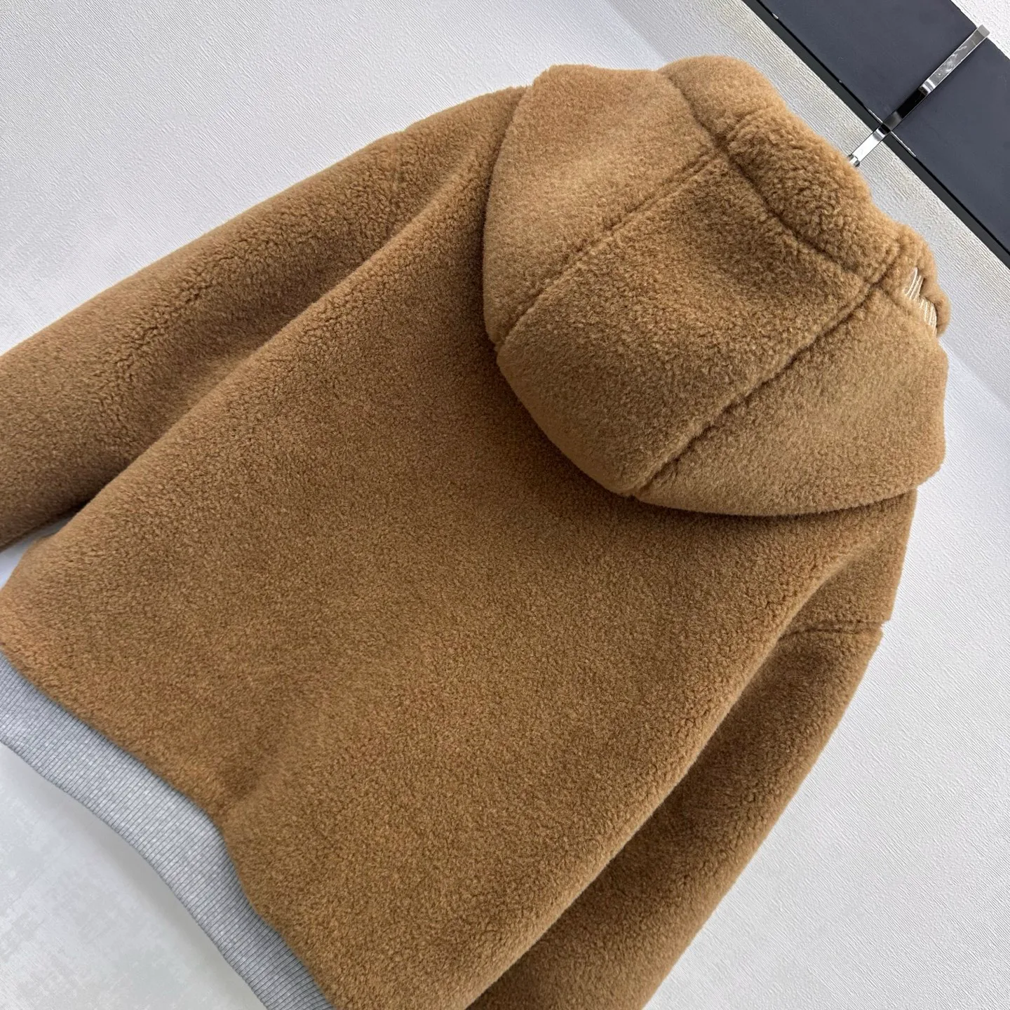 Куртки И Пуховики Женские Louis Vuitton 18279118